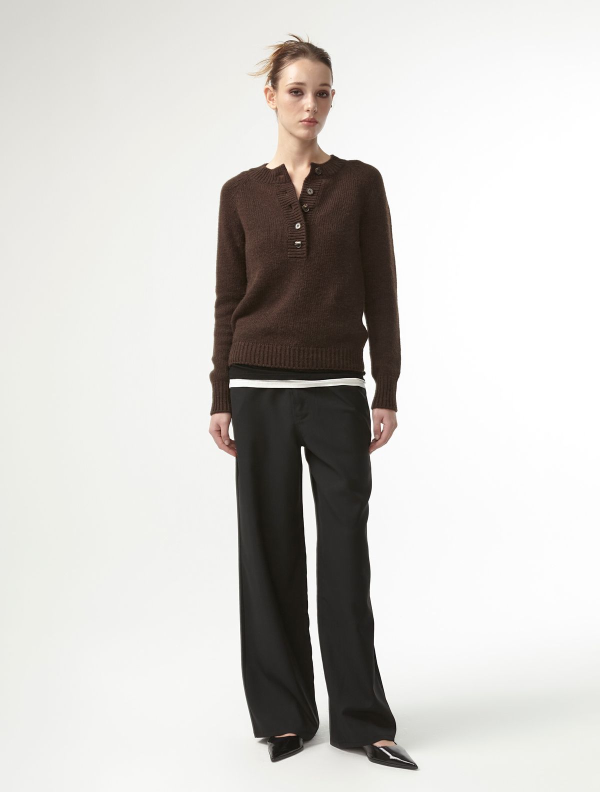 이안조(EAN JO) RAGLAN HALF BUTTON UP KNIT (BROWN)