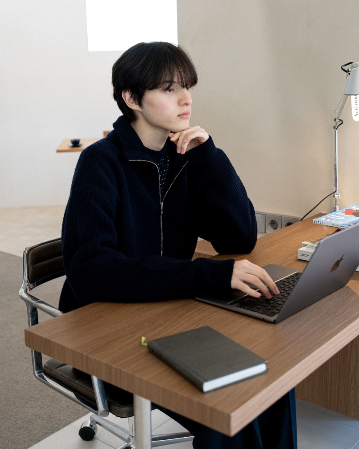 아스트레이(ASTLAY) Excella Lambswool Knit zip-up (Dark Navy)