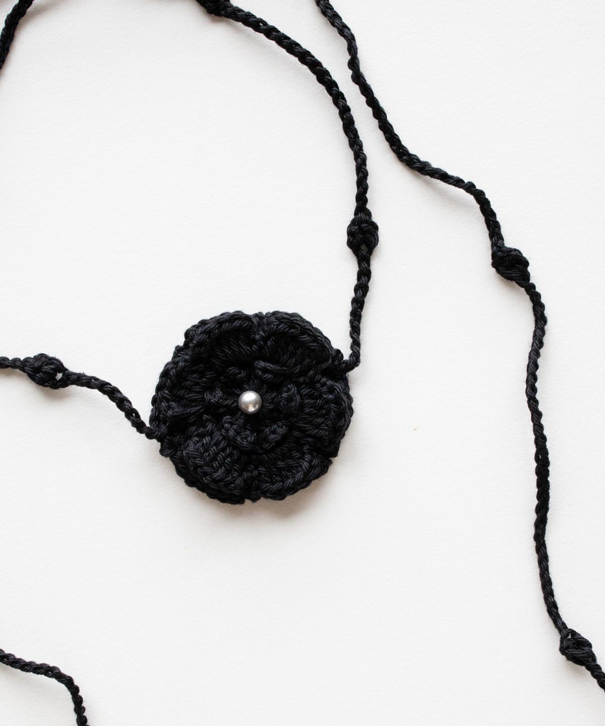 메리모티브(MERRYMOTIVE) Special crochet knitted flower choker necklace