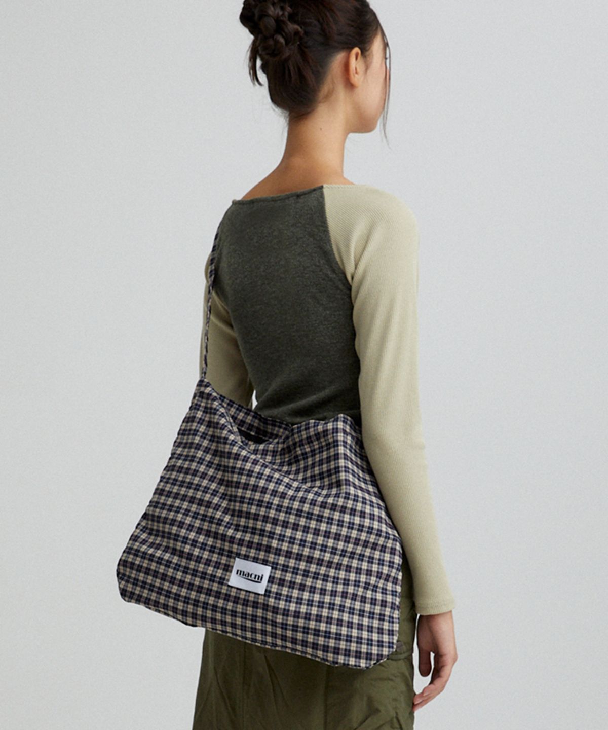마크니(MACNI) CHECKER ECO CROSS BAG NAVY CHECK