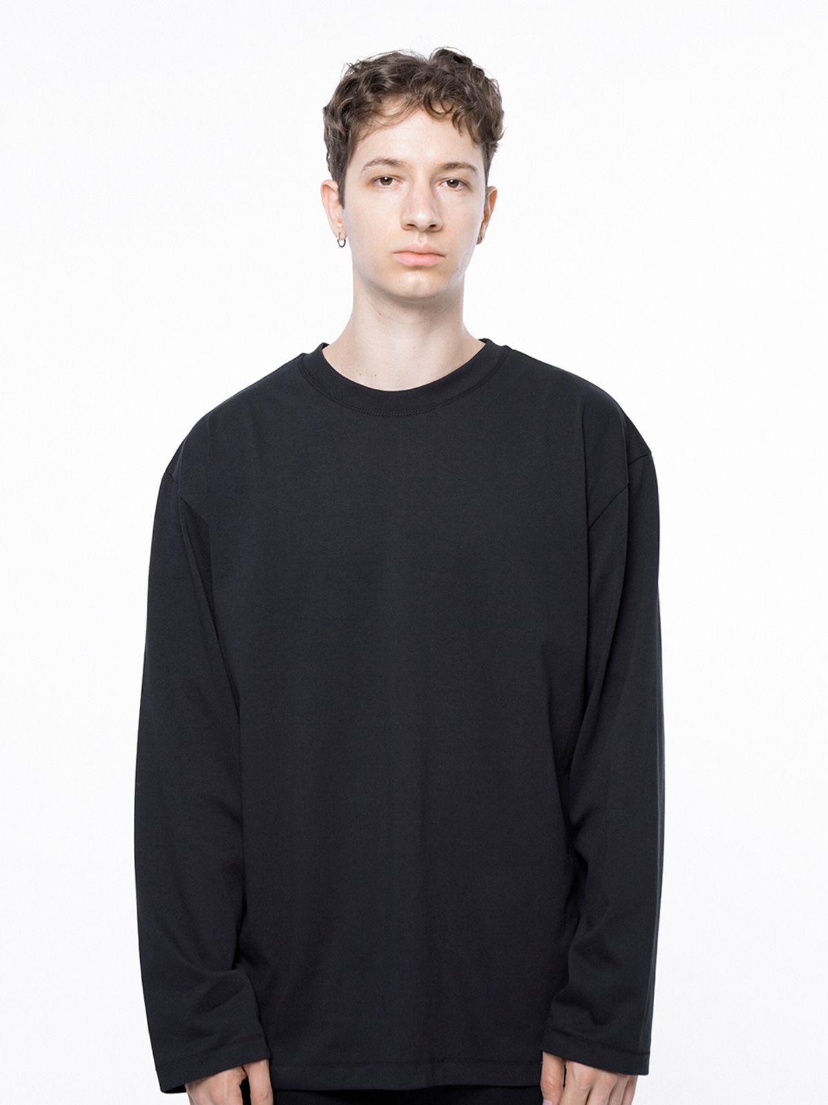 챈세스노이(CHANCE'S NOI) Clean long-sleeved - Black /M243TP01BK
