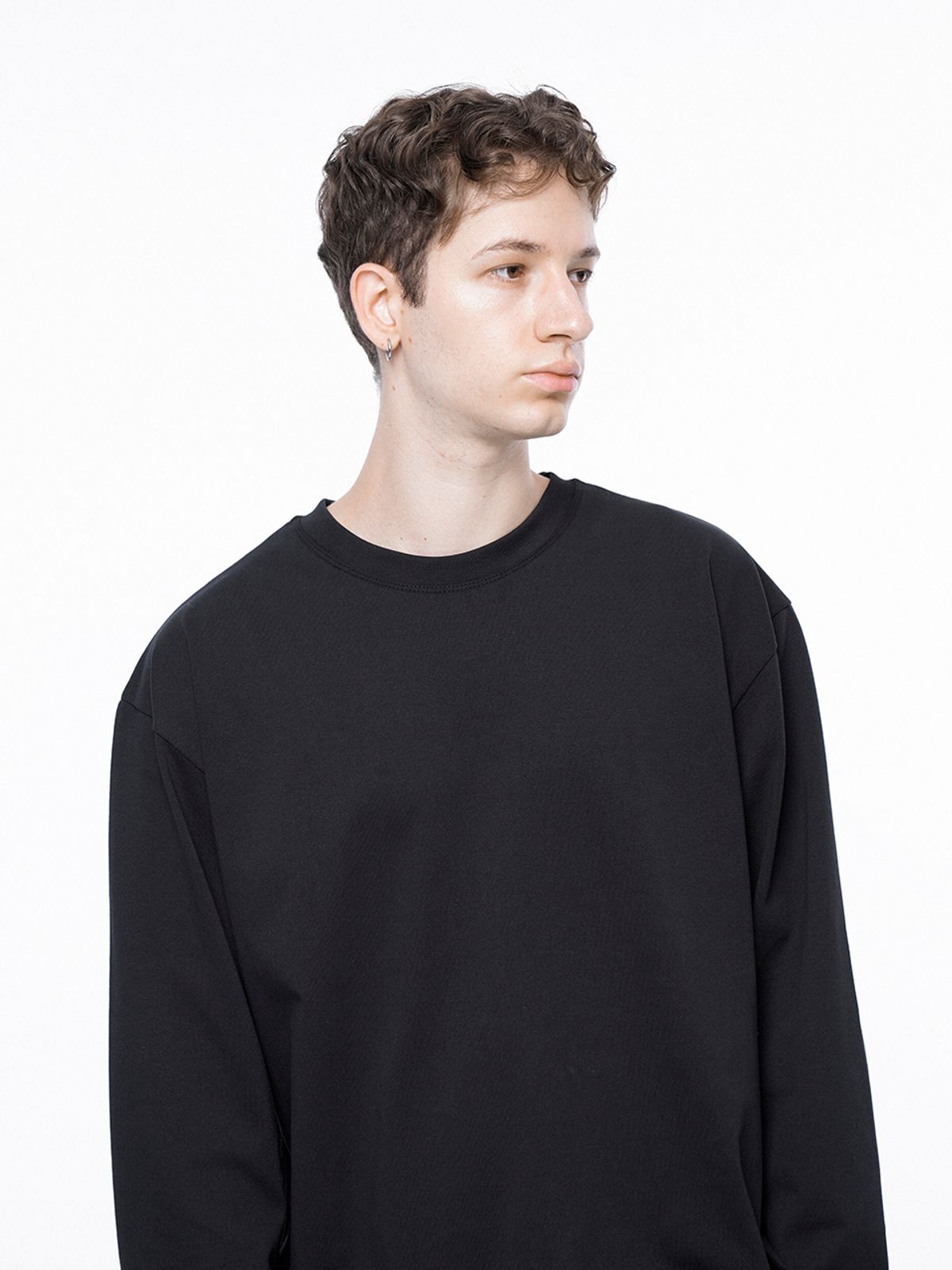 챈세스노이(CHANCE'S NOI) Clean long-sleeved - Black /M243TP01BK