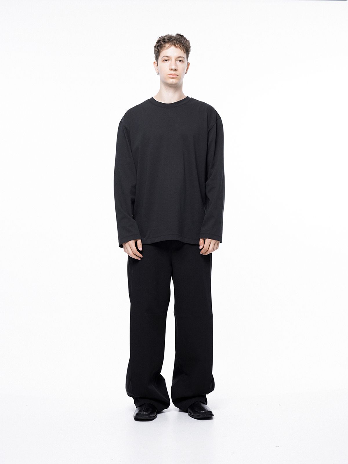 챈세스노이(CHANCE'S NOI) Clean long-sleeved - Black /M243TP01BK