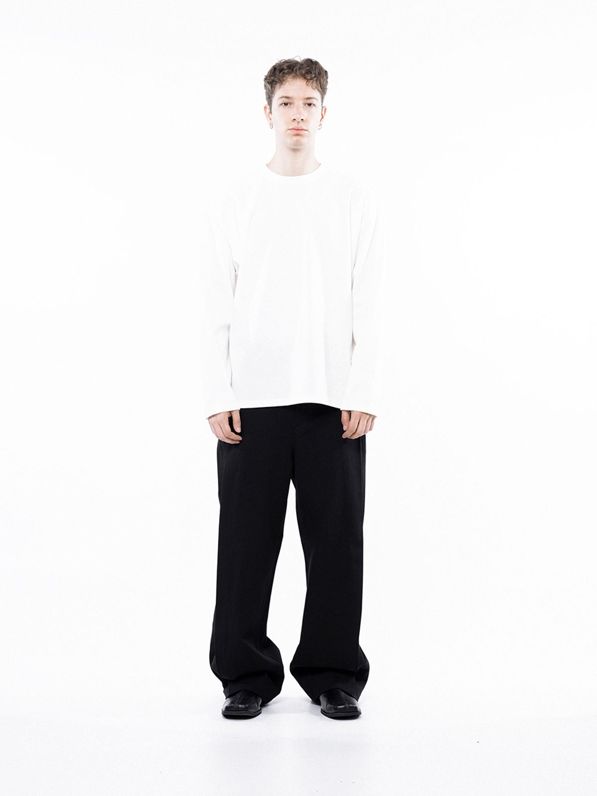 챈세스노이(CHANCE'S NOI) Ponte Slit Long-sleeved - White /M243TP02WH
