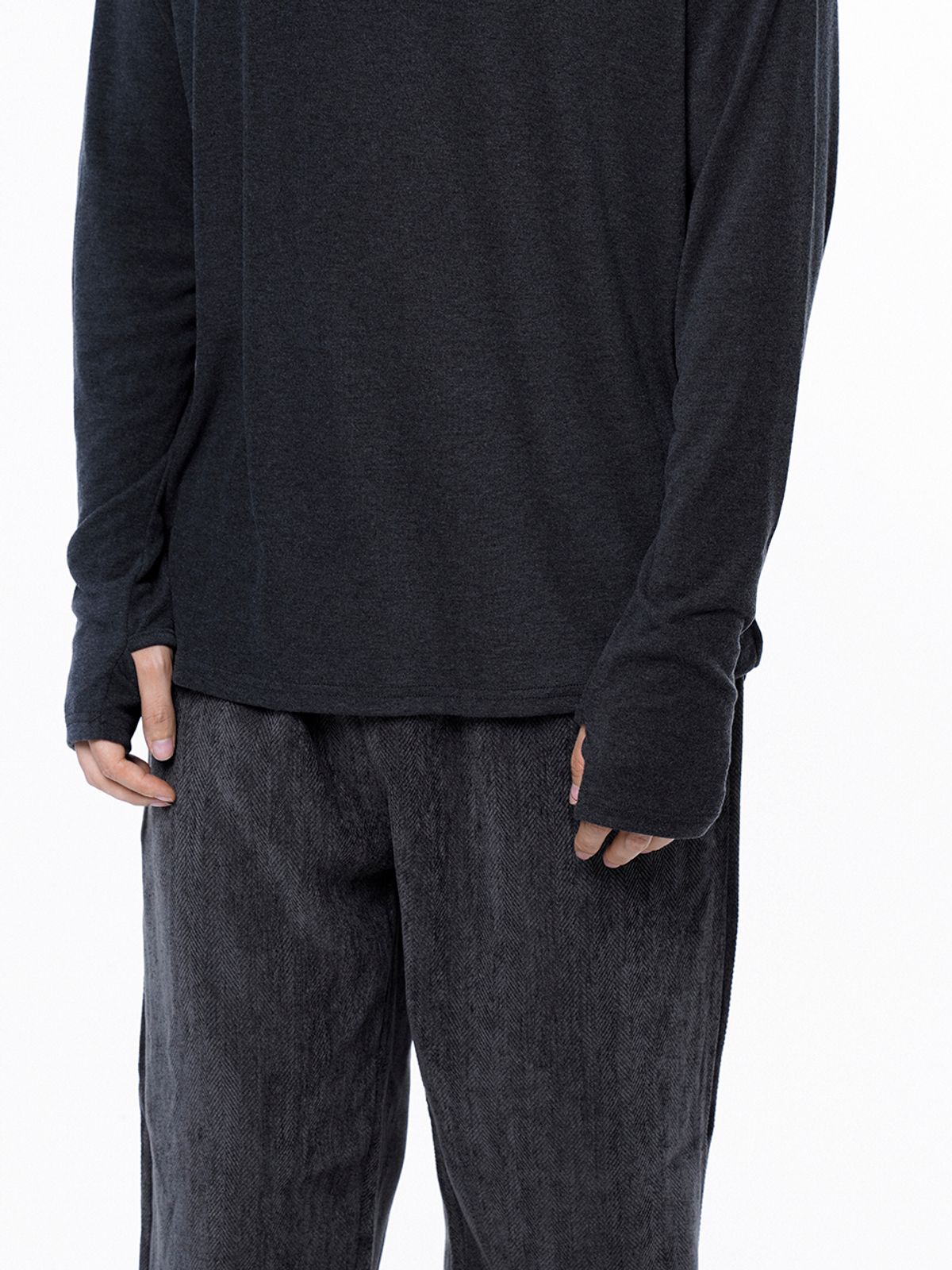 챈세스노이(CHANCE'S NOI) Spandex Finger-warmer Turtleneck - Charcoal /M243TP04CH
