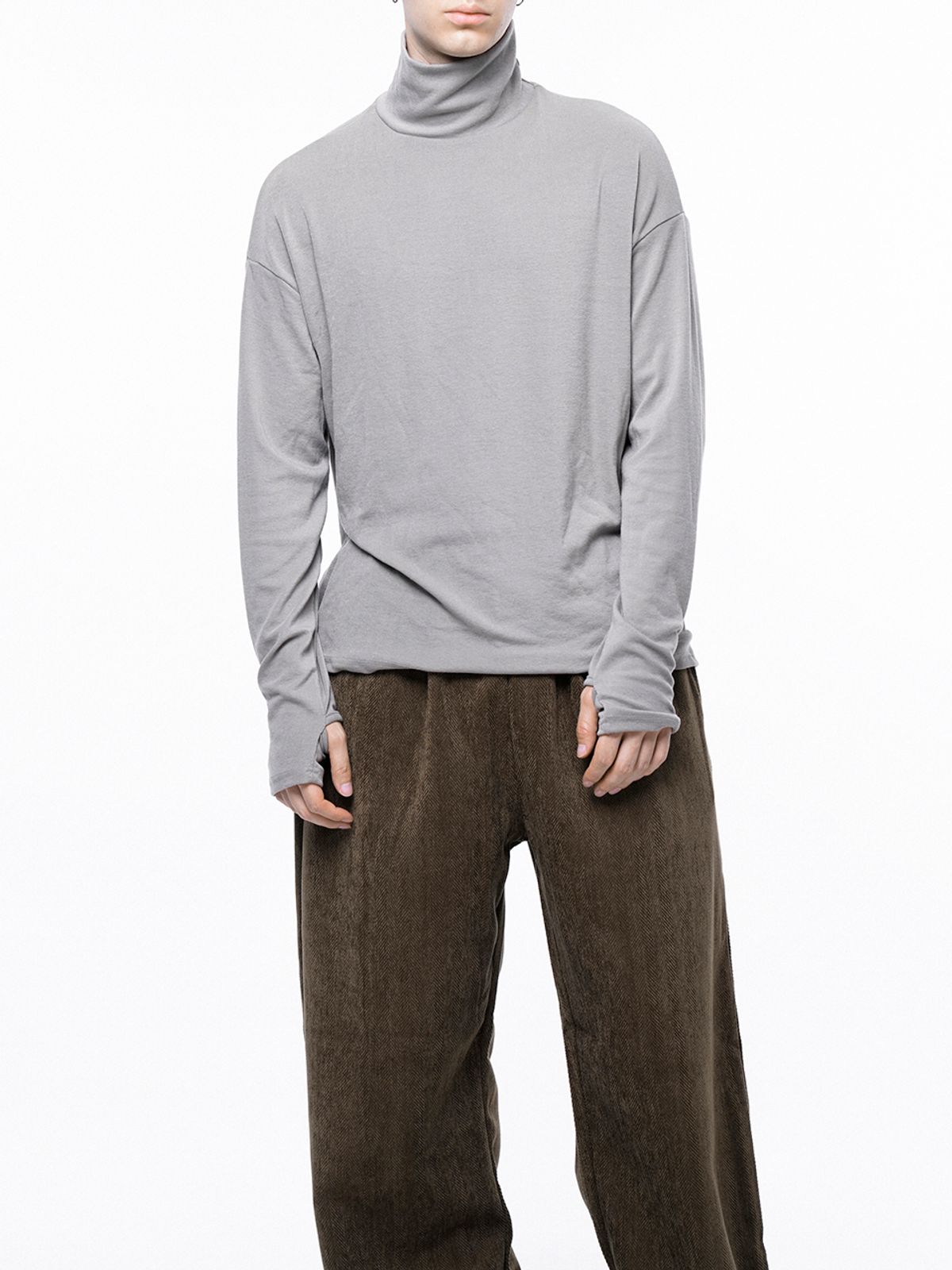 챈세스노이(CHANCE'S NOI) Spandex Finger-warmer Turtleneck - Beige /M243TP04BE