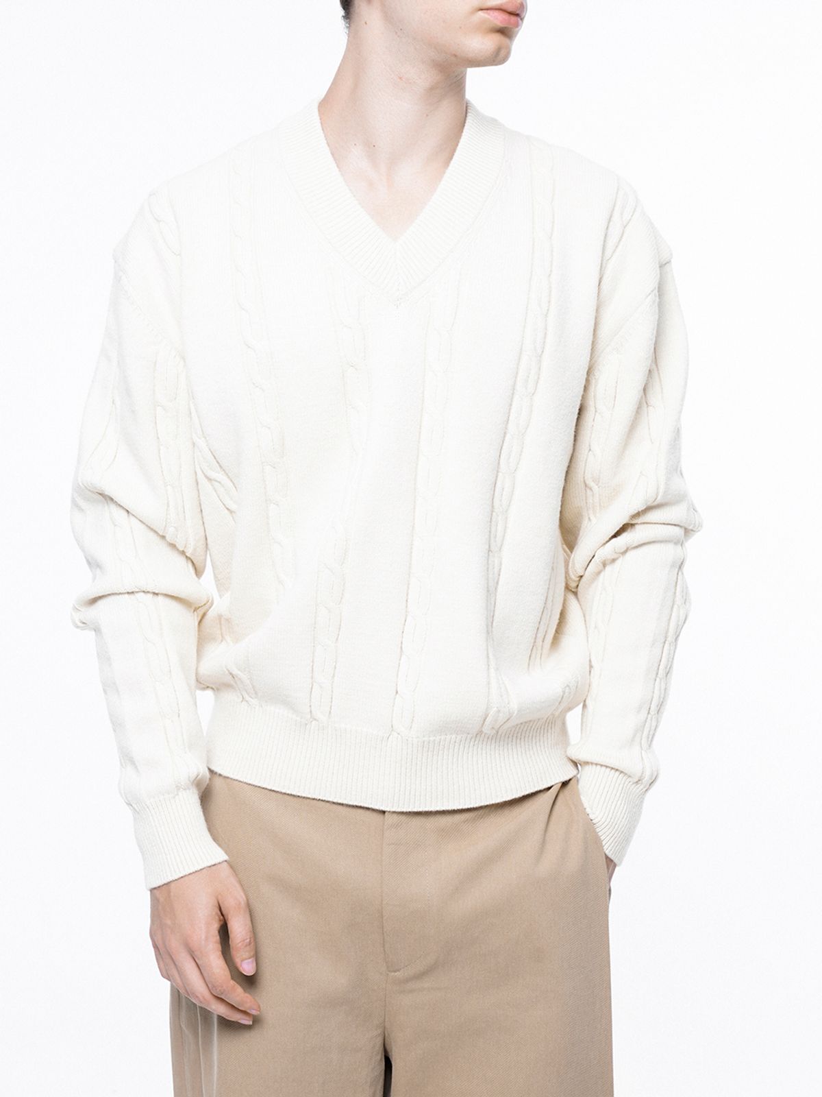 챈세스노이(CHANCE'S NOI) Dense Cable V-neck Kint - Ivory /M243TP07IV
