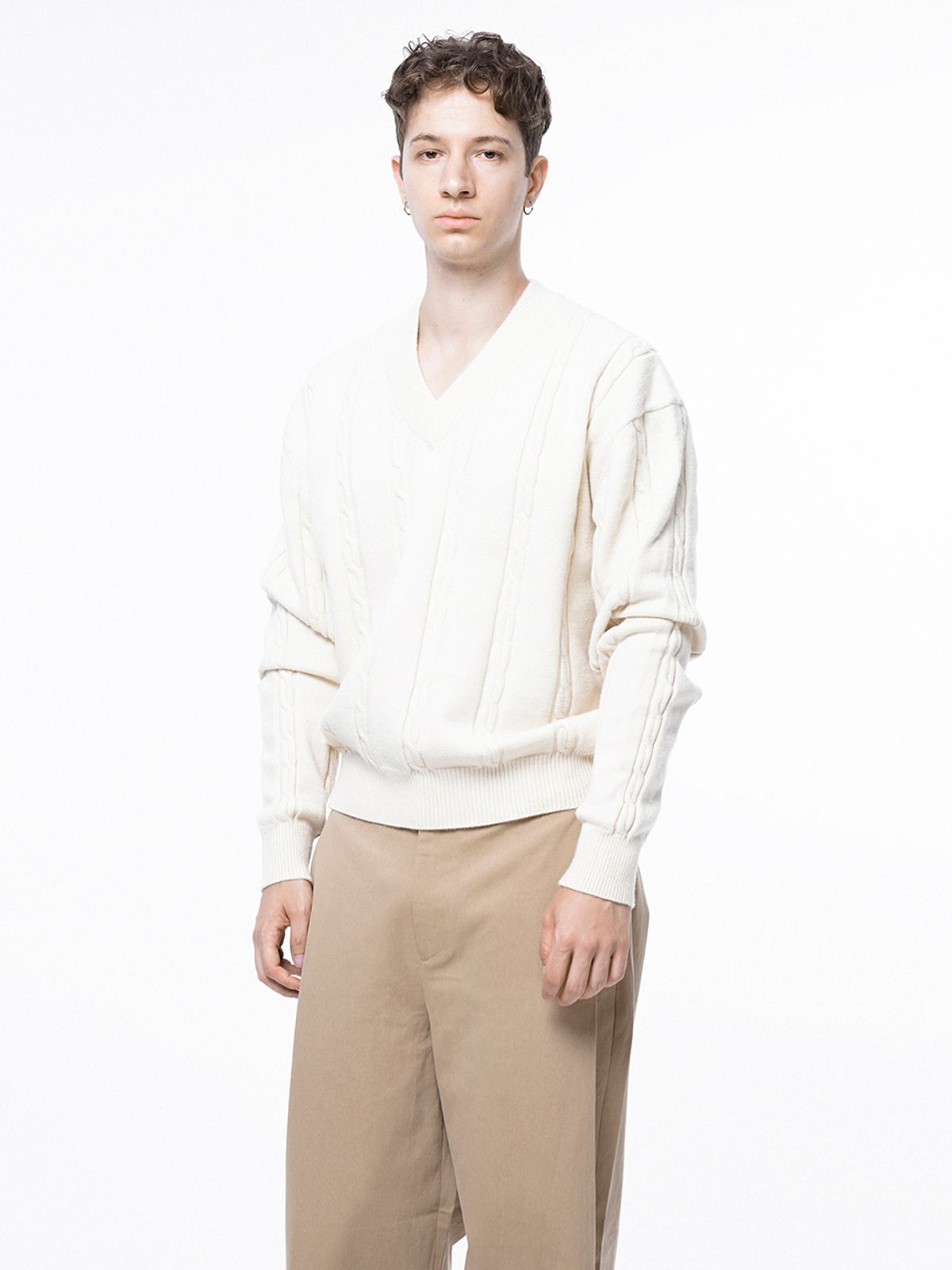 챈세스노이(CHANCE'S NOI) Dense Cable V-neck Kint - Ivory /M243TP07IV