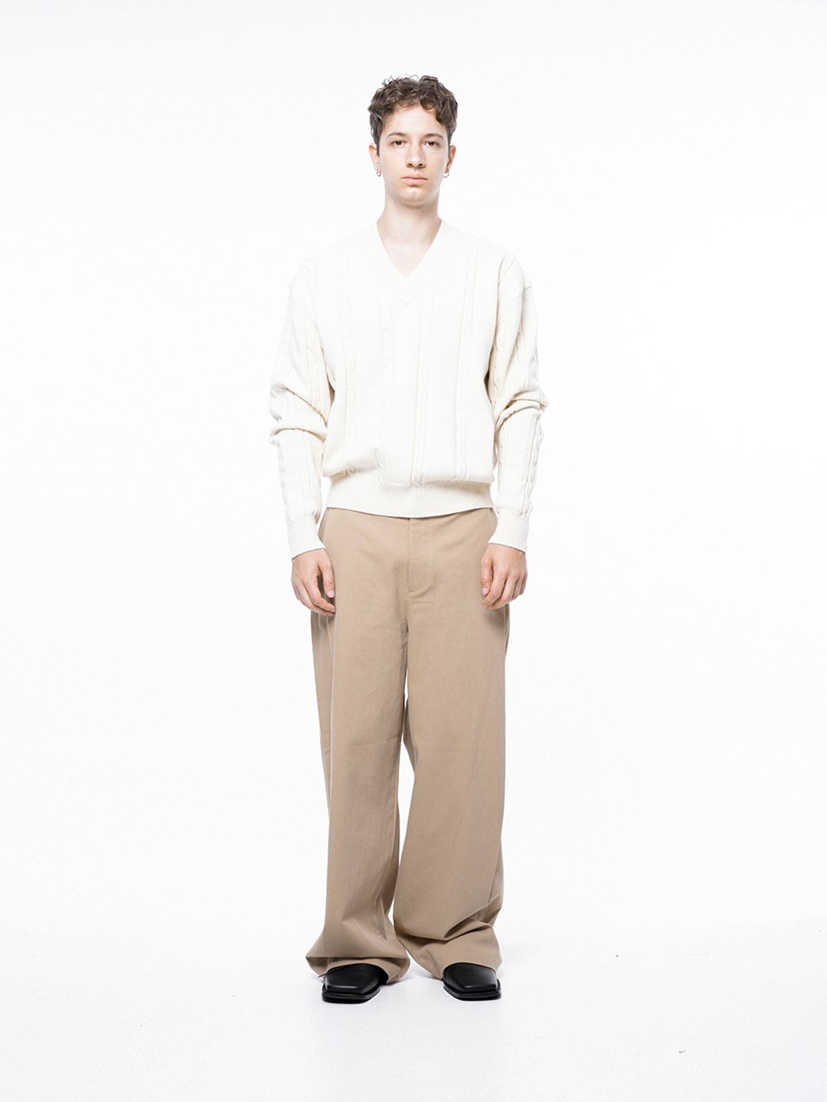 챈세스노이(CHANCE'S NOI) Dense Cable V-neck Kint - Ivory /M243TP07IV