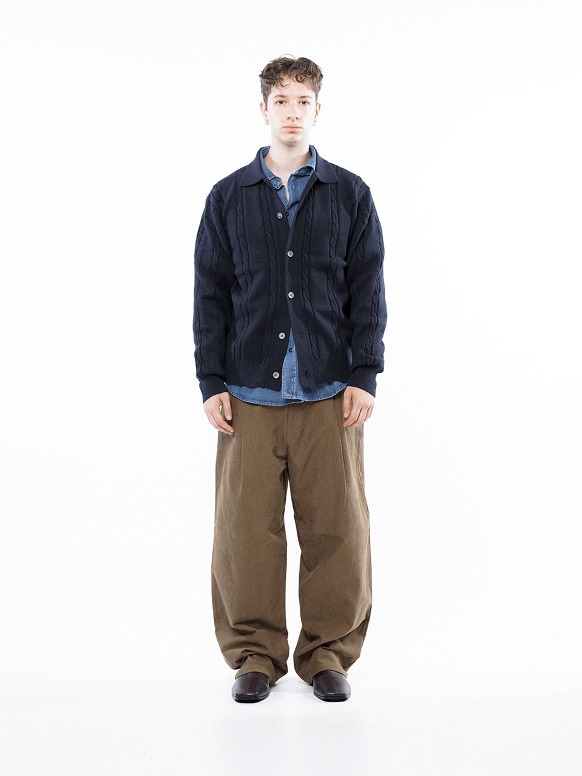 챈세스노이(CHANCE'S NOI) Dense Cable Collar-neck Cardigan - Navy /M243OT02NY
