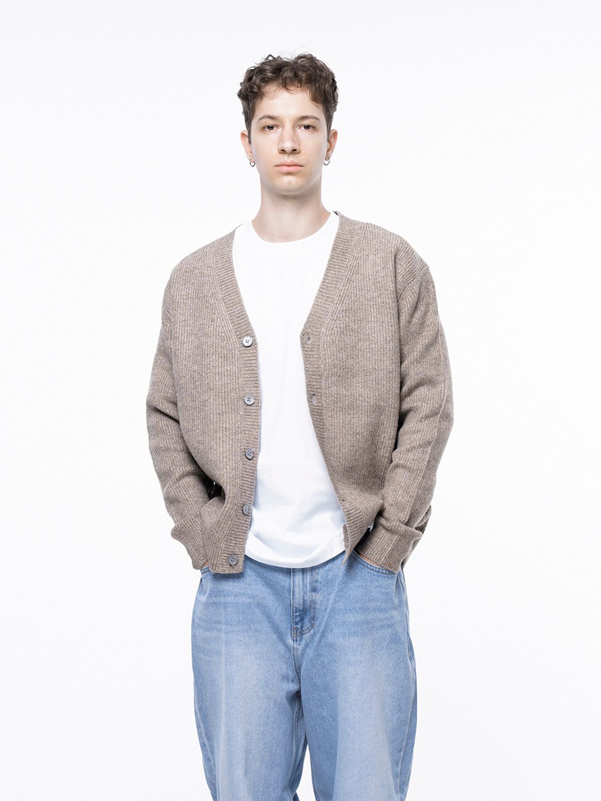 챈세스노이(CHANCE'S NOI) Dense Hazzy Y-neck Cardigan - Beige /M243OT01BE