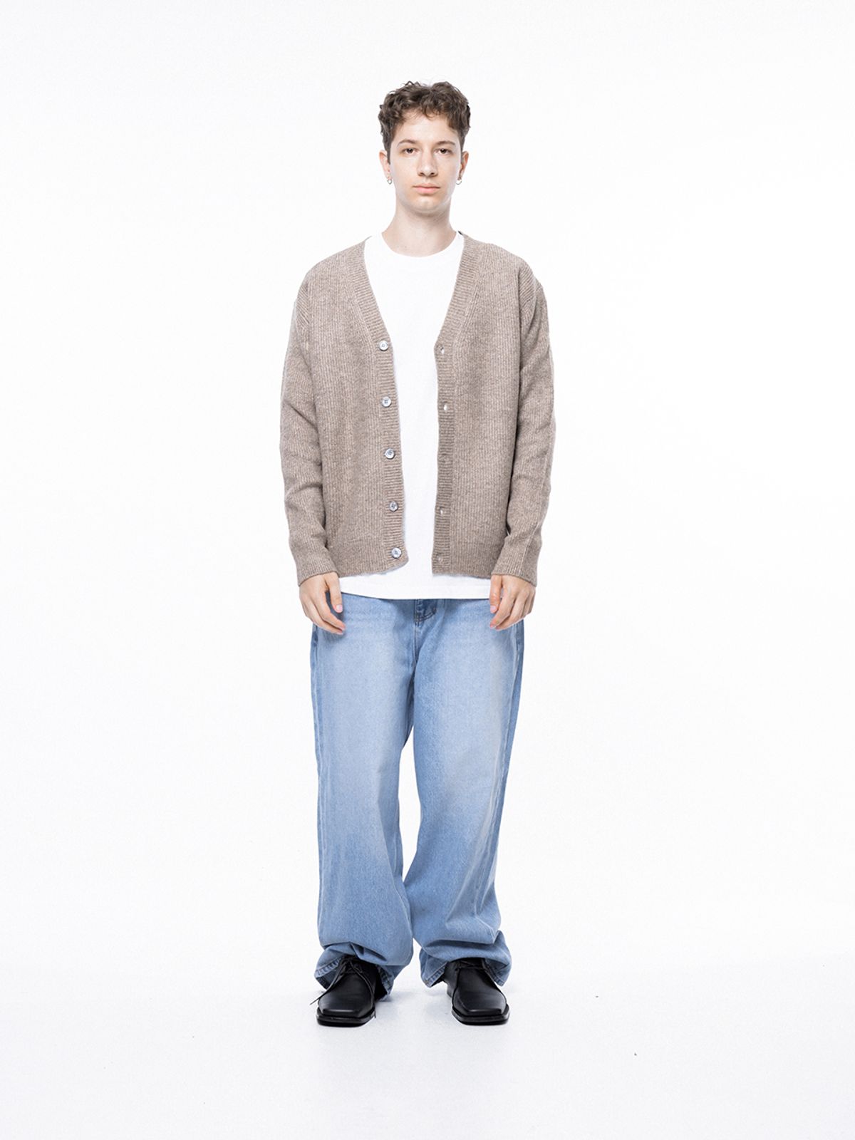 챈세스노이(CHANCE'S NOI) Dense Hazzy Y-neck Cardigan - Beige /M243OT01BE