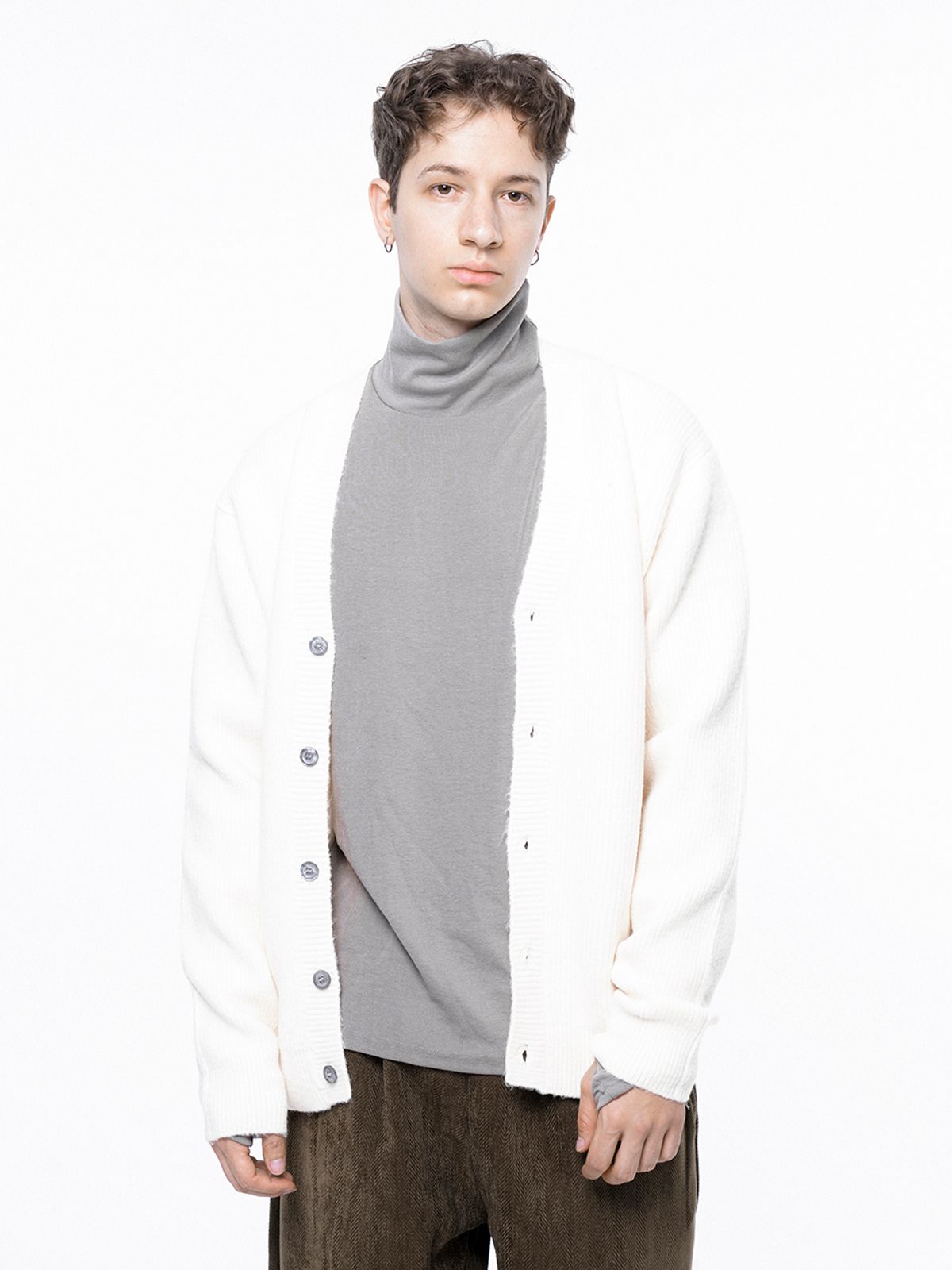 챈세스노이(CHANCE'S NOI) Dense Hazzy Y-neck Cardigan - Ivory /M243OT01IV