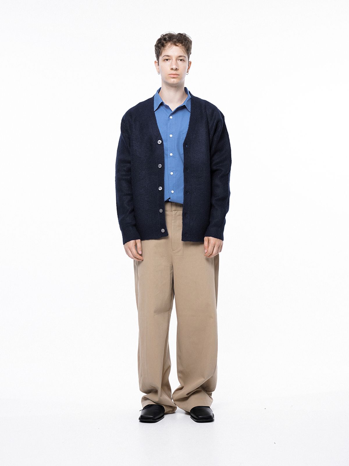 챈세스노이(CHANCE'S NOI) Dense Hazzy Y-neck Cardigan - Navy /M243OT01NY