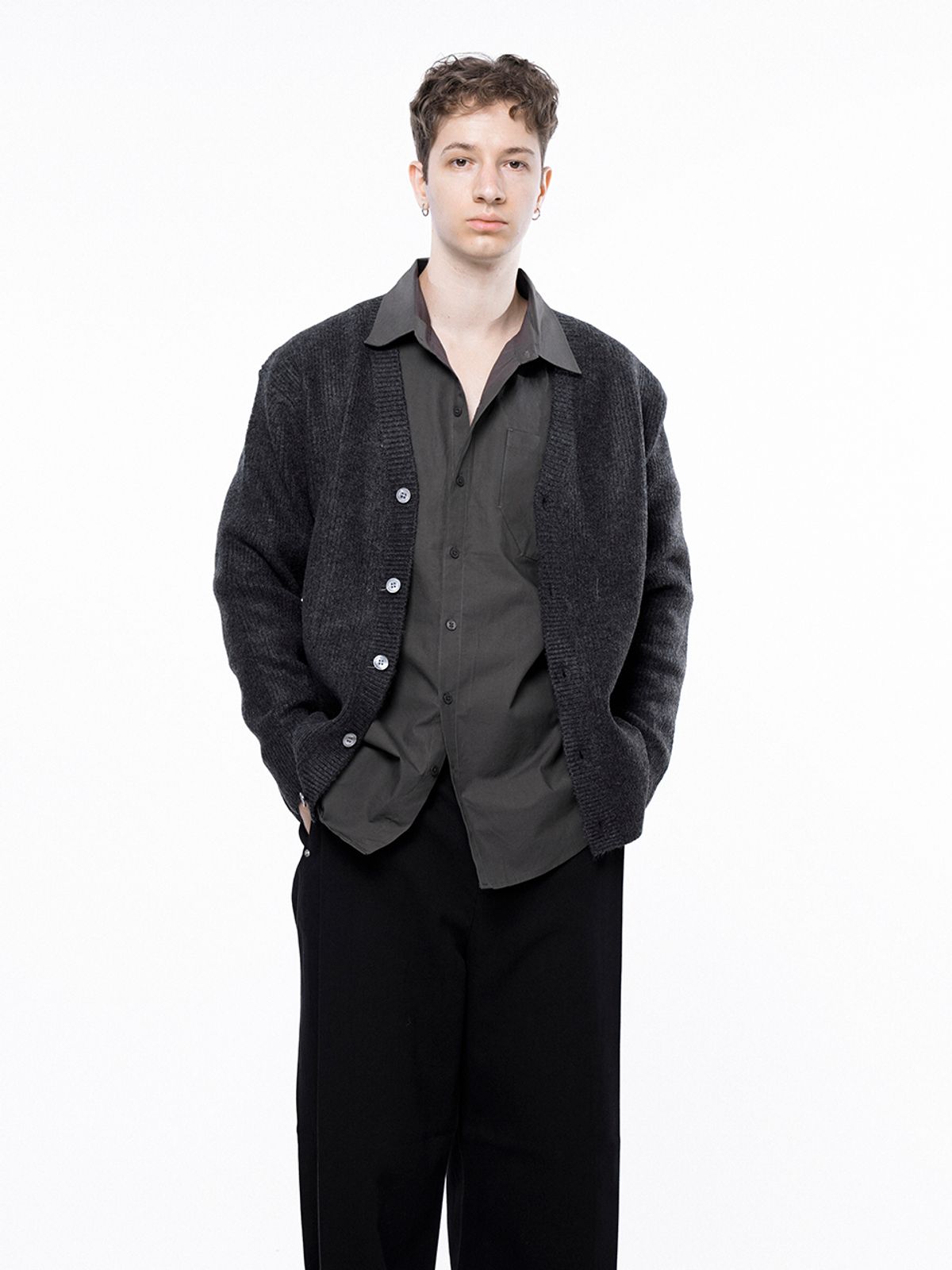 챈세스노이(CHANCE'S NOI) Dense Hazzy Y-neck Cardigan - Charcoal /M243OT01CH