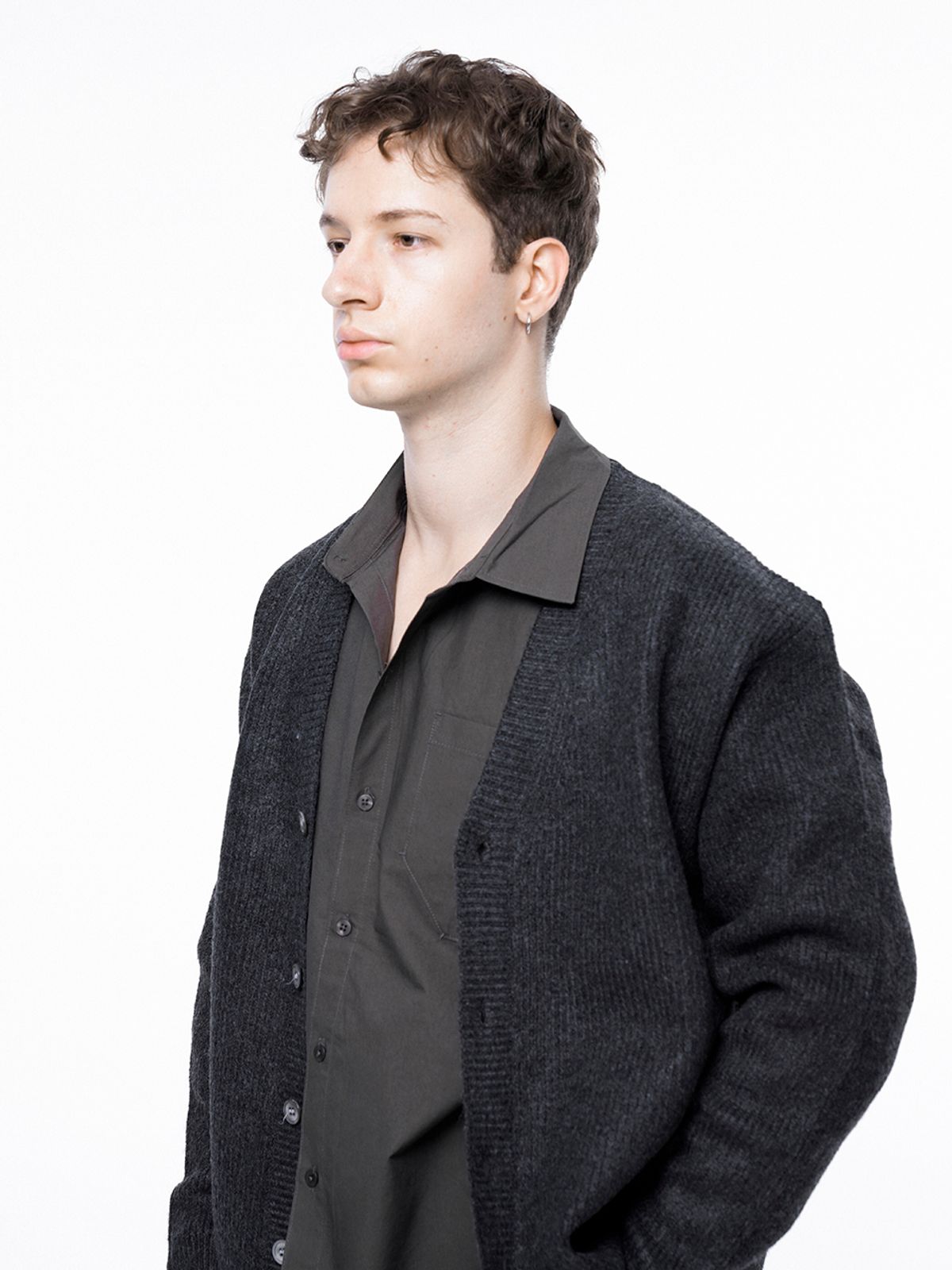 챈세스노이(CHANCE'S NOI) Dense Hazzy Y-neck Cardigan - Charcoal /M243OT01CH