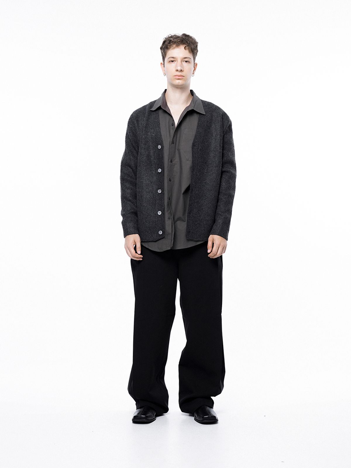 챈세스노이(CHANCE'S NOI) Dense Hazzy Y-neck Cardigan - Charcoal /M243OT01CH