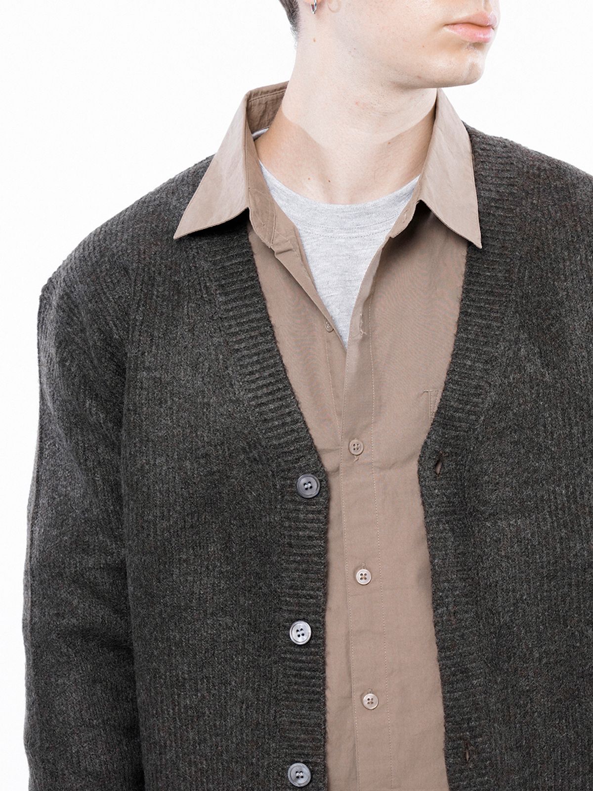 챈세스노이(CHANCE'S NOI) Dense Hazzy Y-neck Cardigan - Brown /M243OT01BR