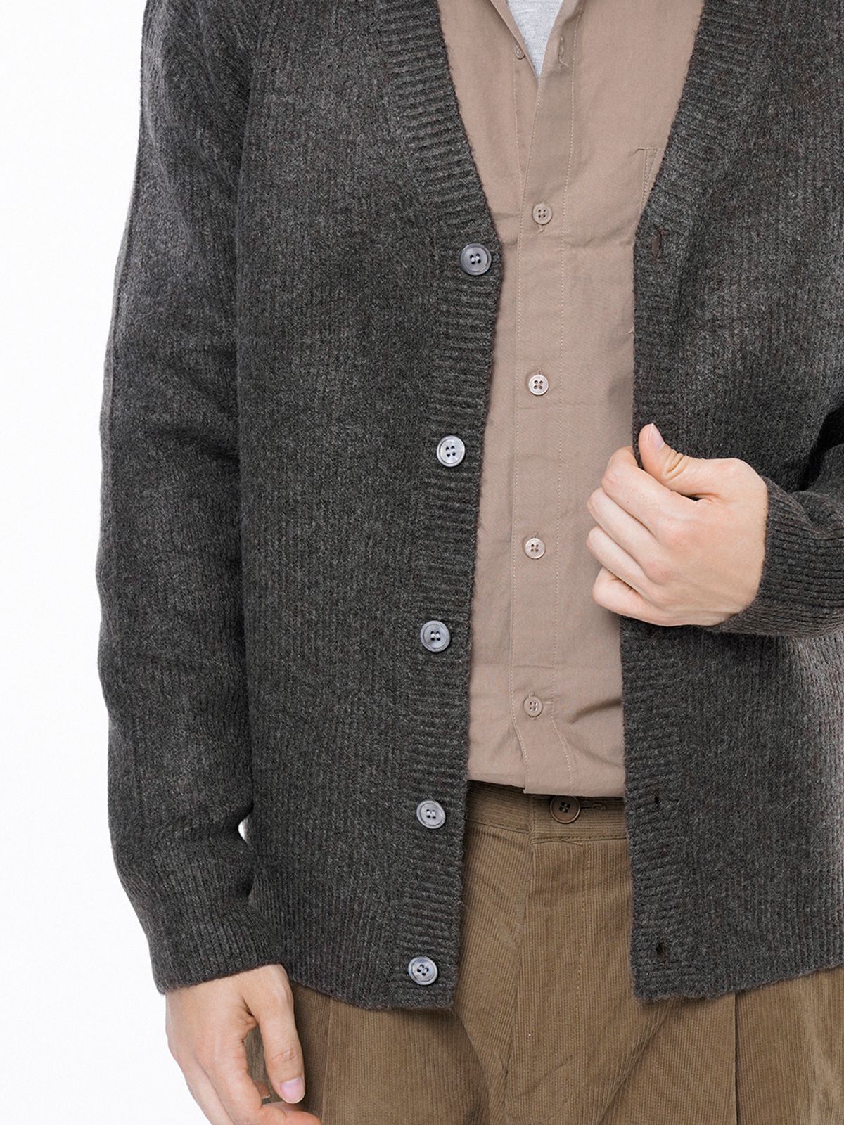 챈세스노이(CHANCE'S NOI) Dense Hazzy Y-neck Cardigan - Brown /M243OT01BR