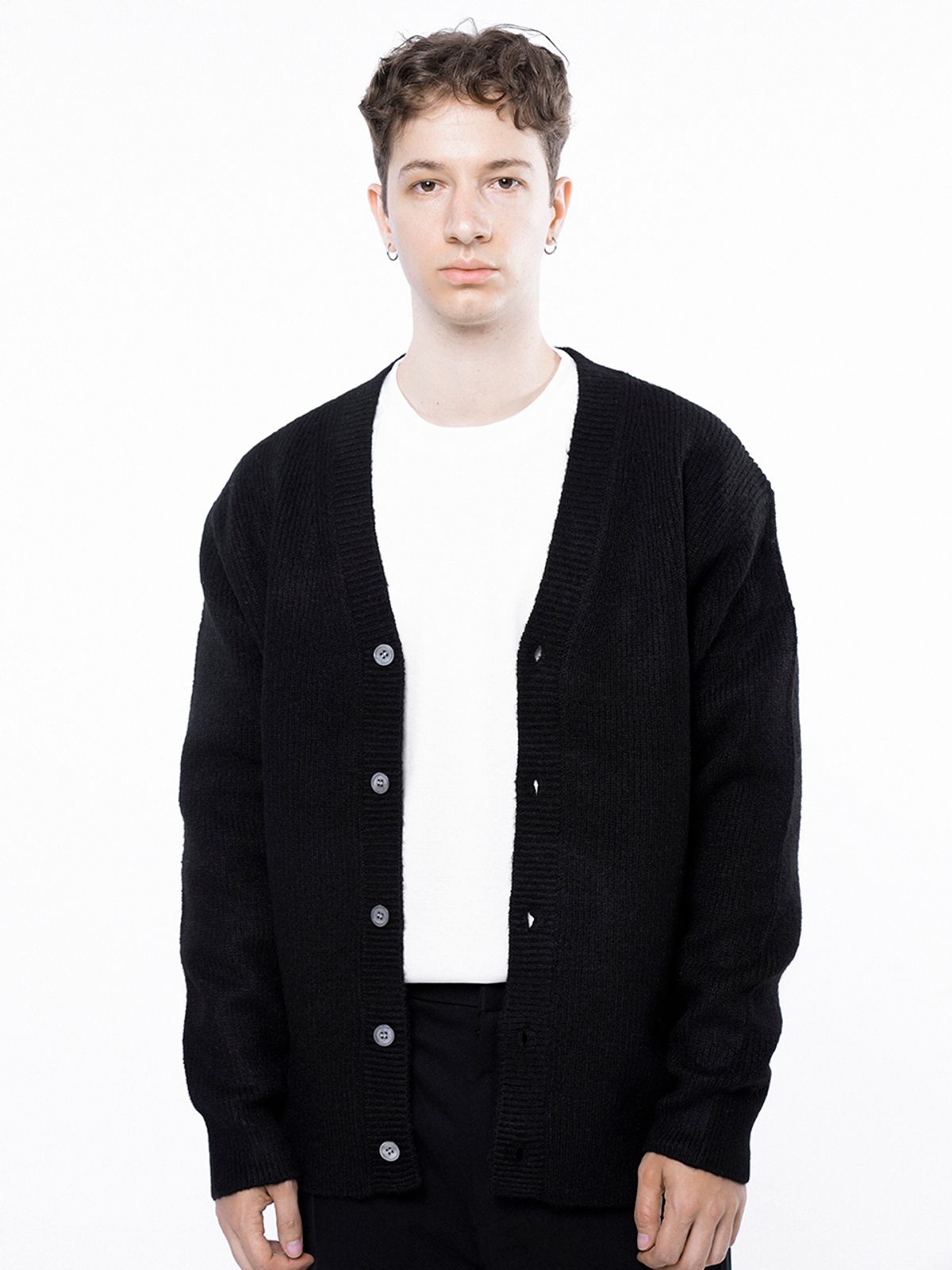 챈세스노이(CHANCE'S NOI) Dense Hazzy Y-neck Cardigan - Black /M243OT01BK