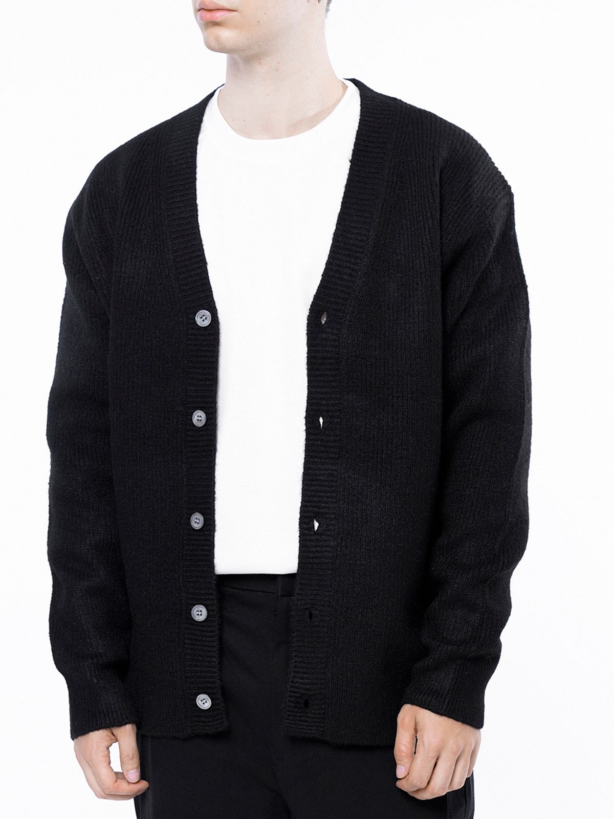 챈세스노이(CHANCE'S NOI) Dense Hazzy Y-neck Cardigan - Black /M243OT01BK