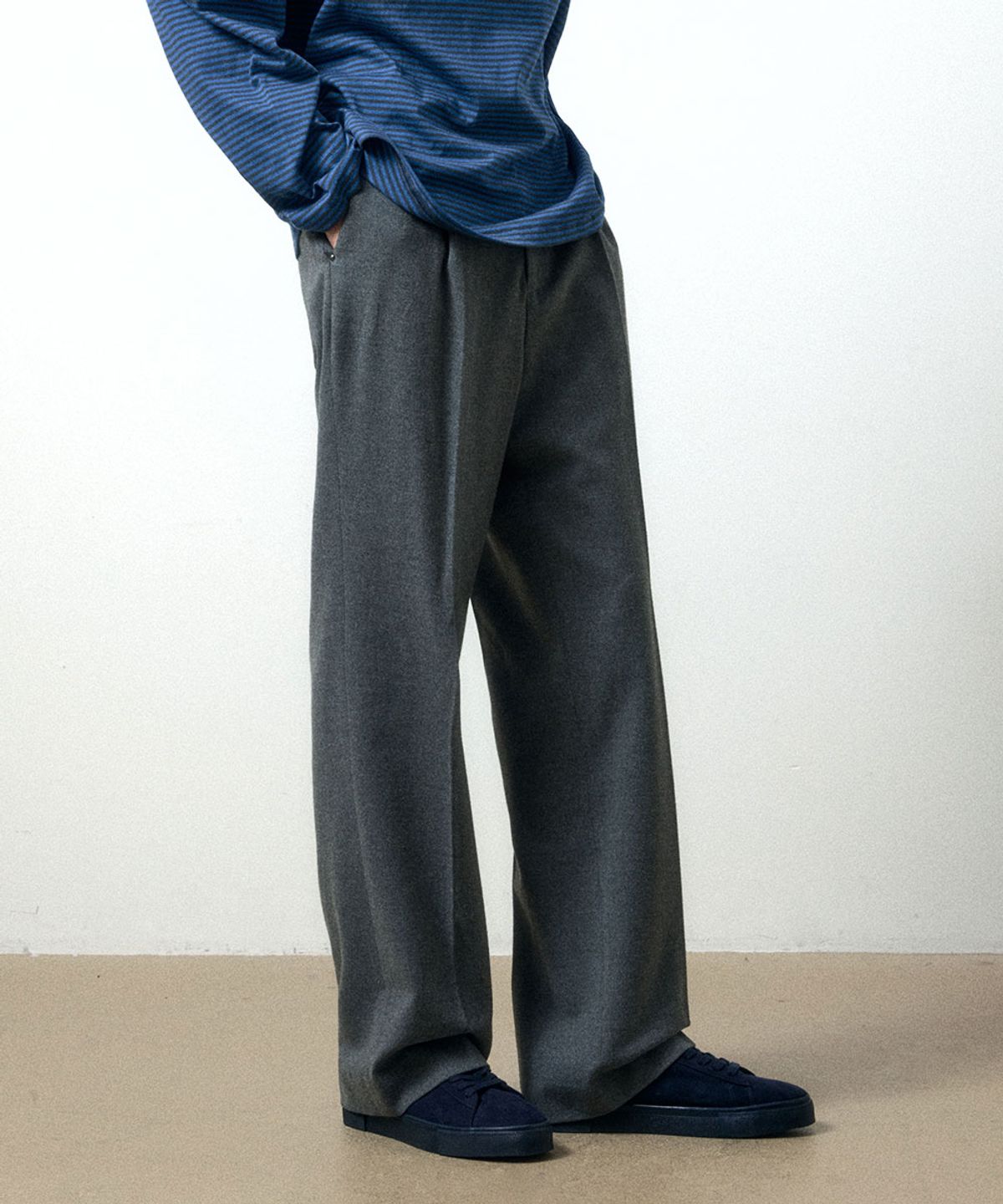 메종미네드(MAISON MINED) WOOL ONE TUCK SLACKS GREY