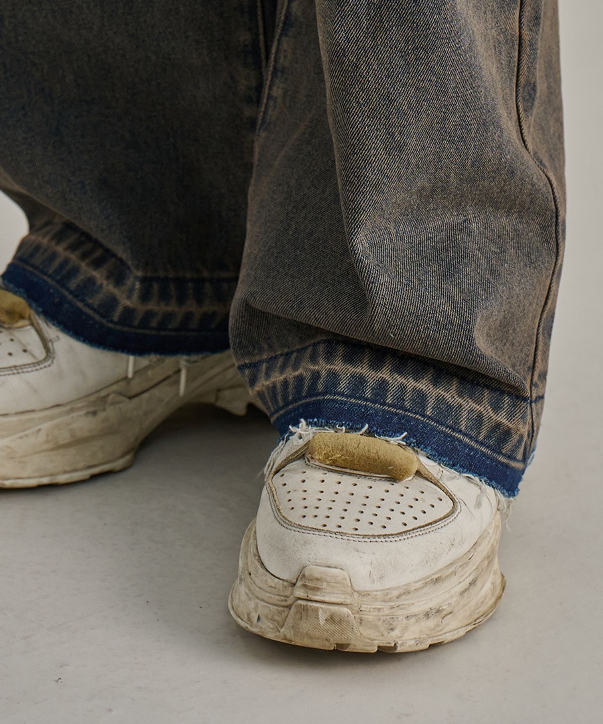논타입(NONTYPE) HEM CONTRAST WASHED DENIM PANTS (INDIGO)
