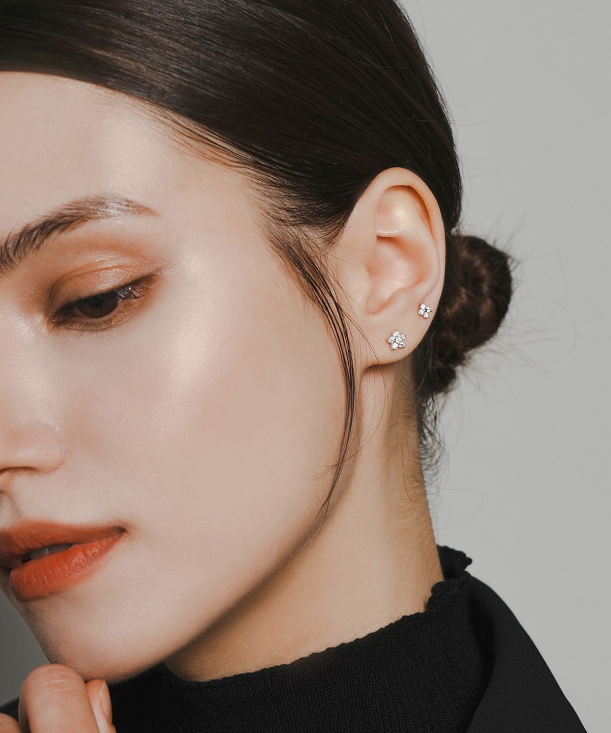 미니멀피어싱(MINIMALPIERCING) 14K 인터널 모이사나이트 다이아 플라워 라블렛 피어싱 귀걸이