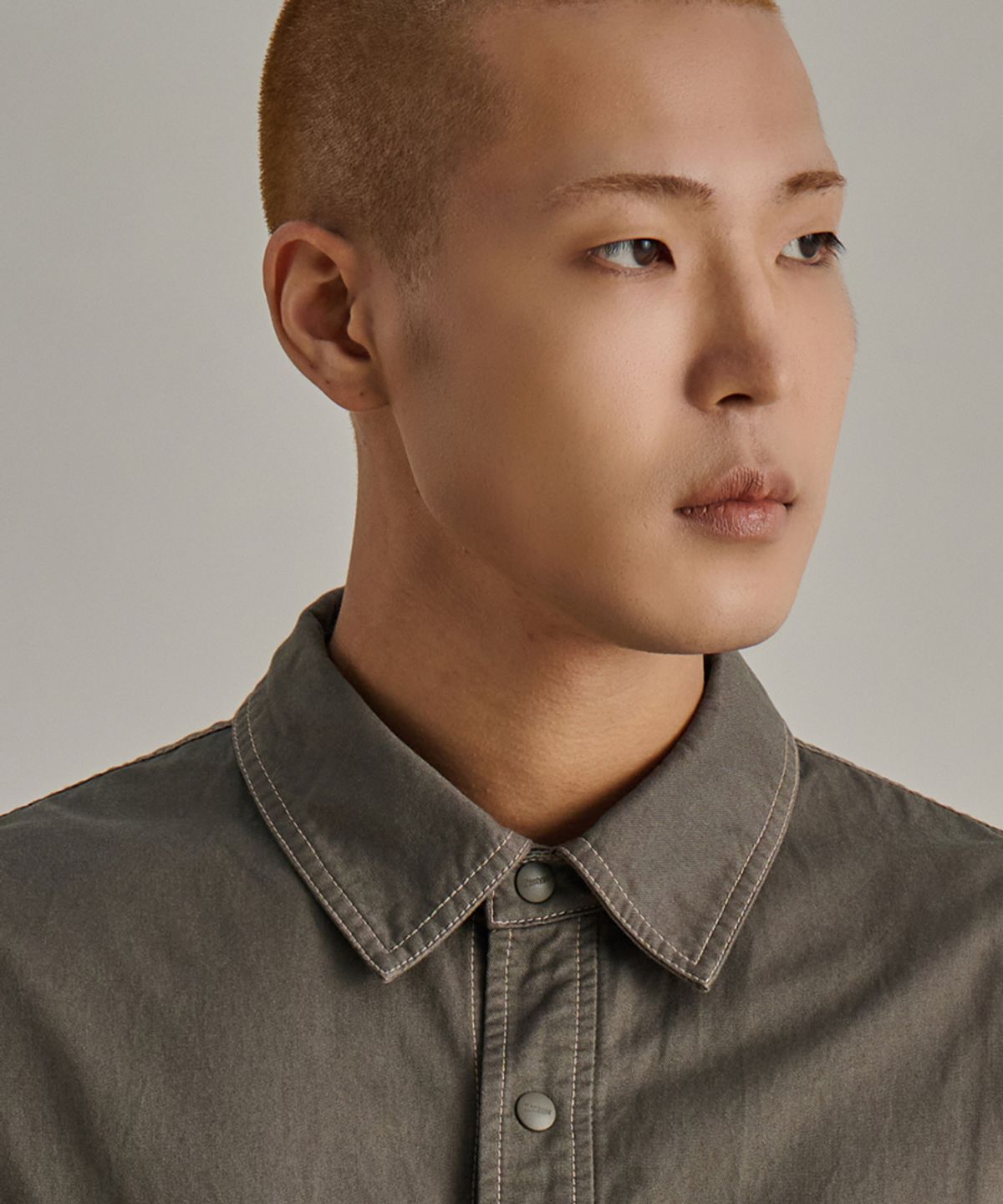 논타입(NONTYPE) ROUNDED POCKET STITCH SHIRTS (KAHKI)