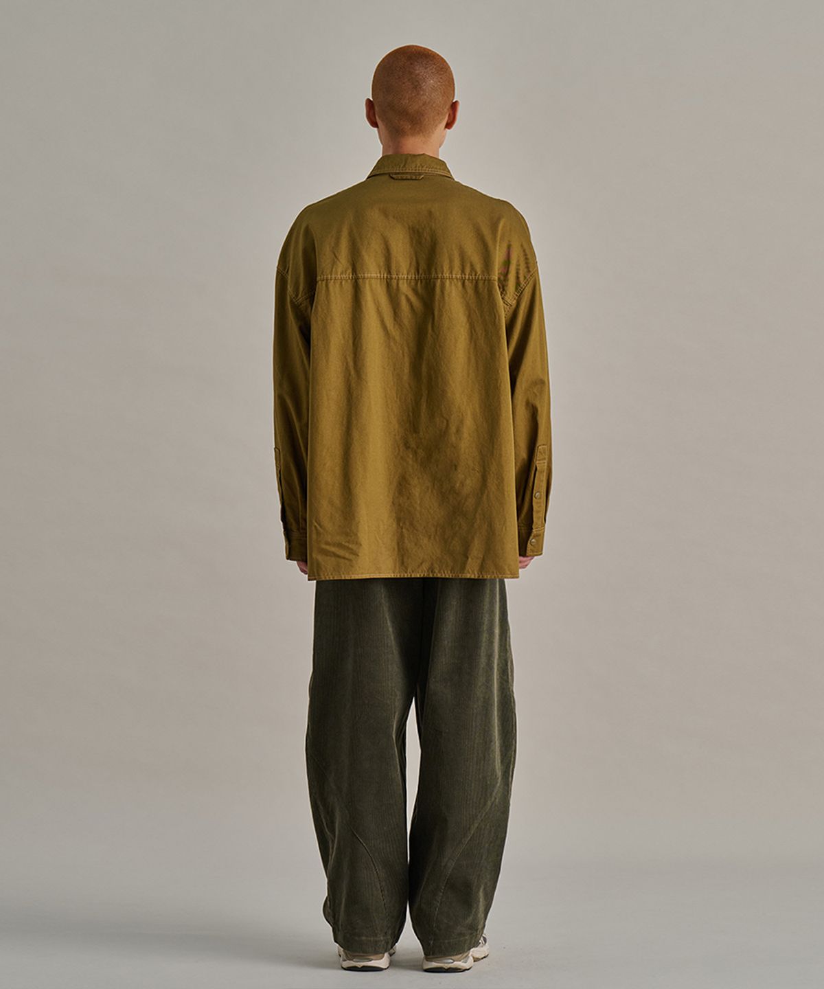 논타입(NONTYPE) ROUNDED POCKET STITCH SHIRTS (OLIVE)