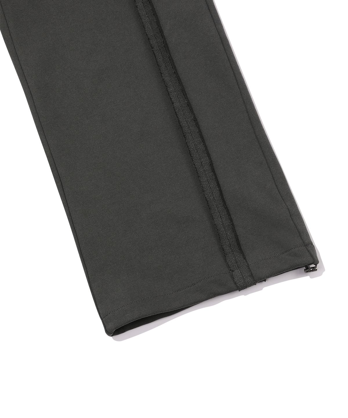 에피소드 언타이틀(EPISODE UNTITLED) PIGMENT OPEN-CUT SWEATPANTS_CHARCOAL