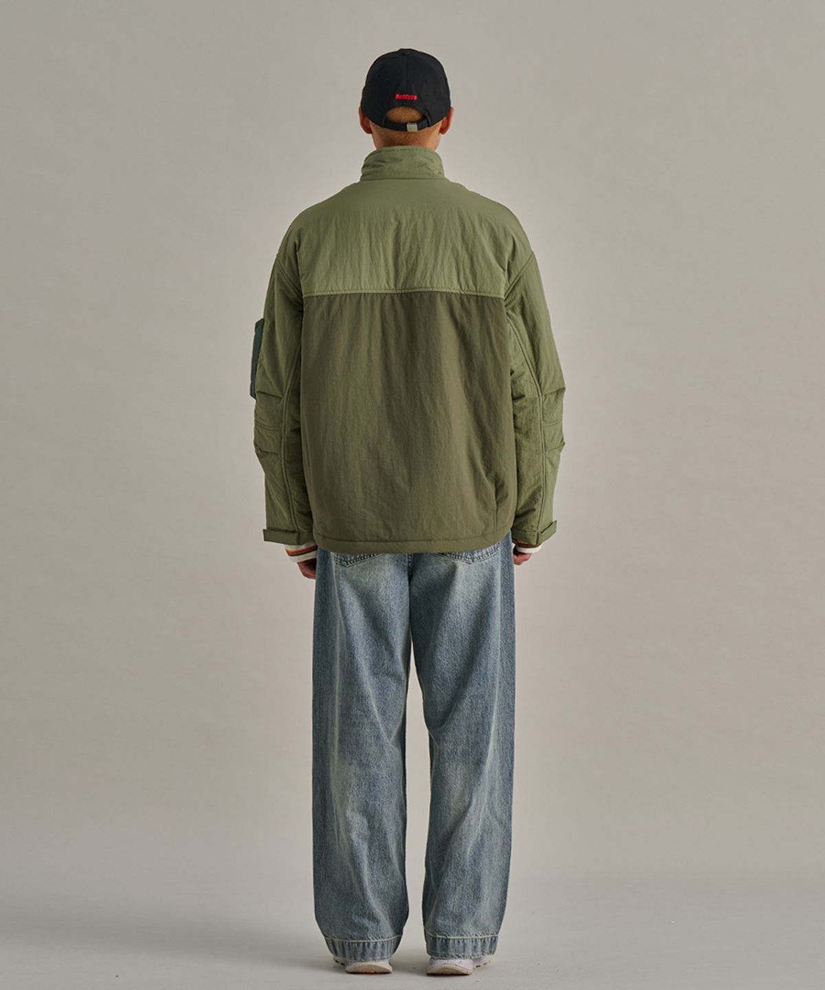 논타입(NONTYPE) BLOCKING SHORT MONSTER JUMPER (KHAKI)
