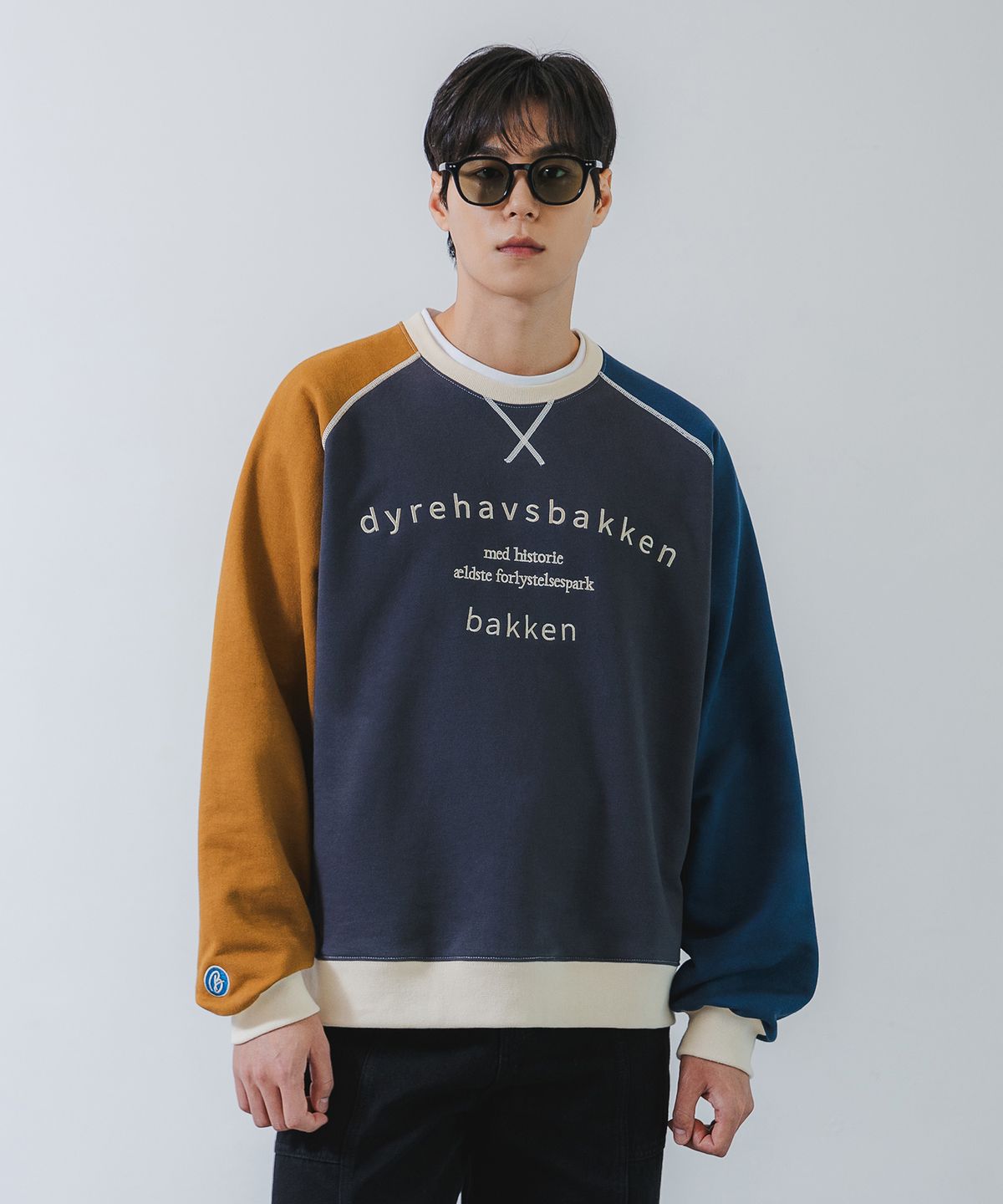 바켄(BAKKEN) 래글런 컬러 매치 스웨트셔츠 BK5971_차콜
