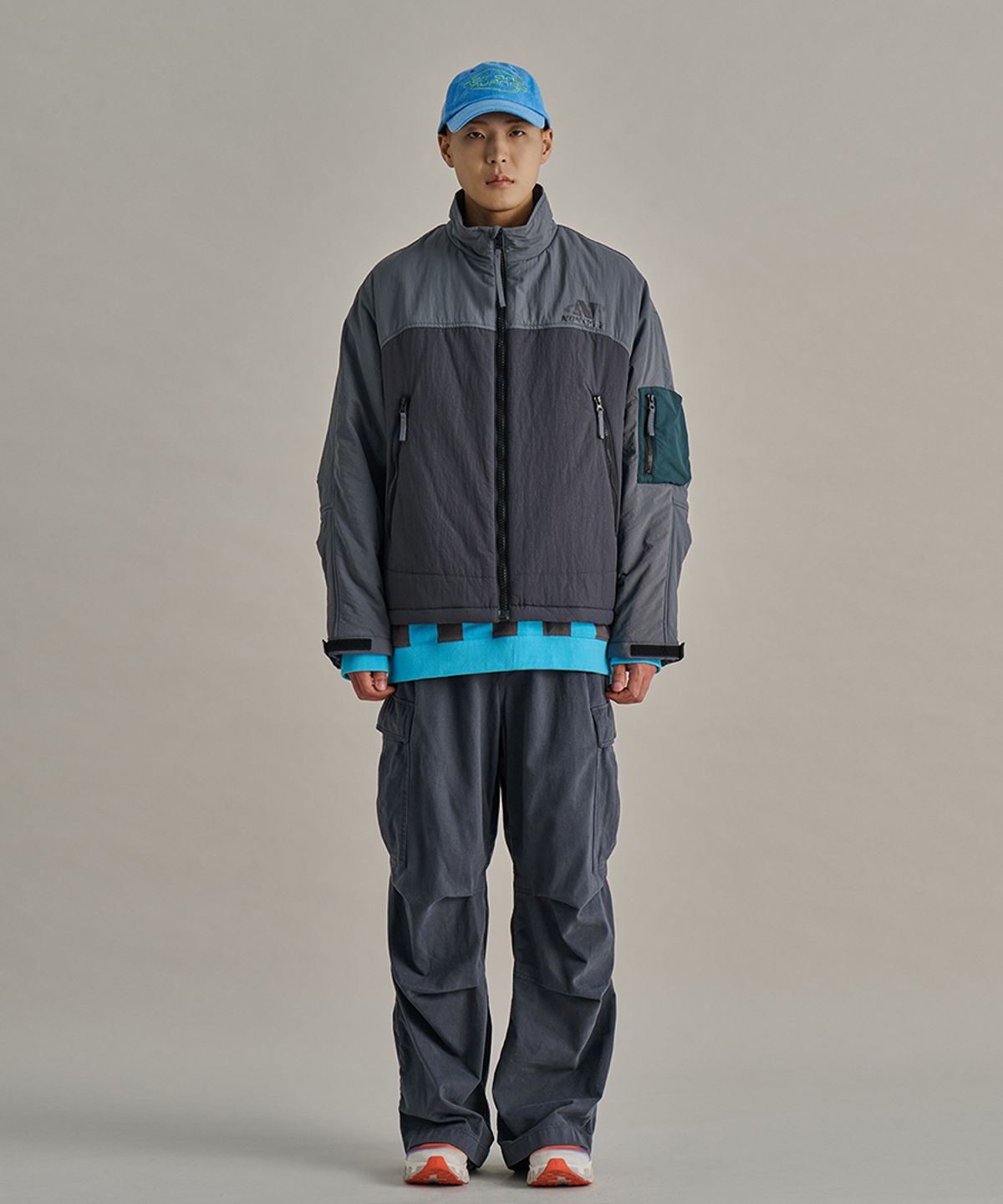 논타입(NONTYPE) BLOCKING SHORT MONSTER JUMPER (CHARCOAL)