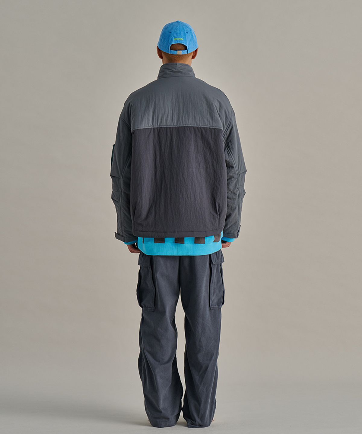 논타입(NONTYPE) BLOCKING SHORT MONSTER JUMPER (CHARCOAL)