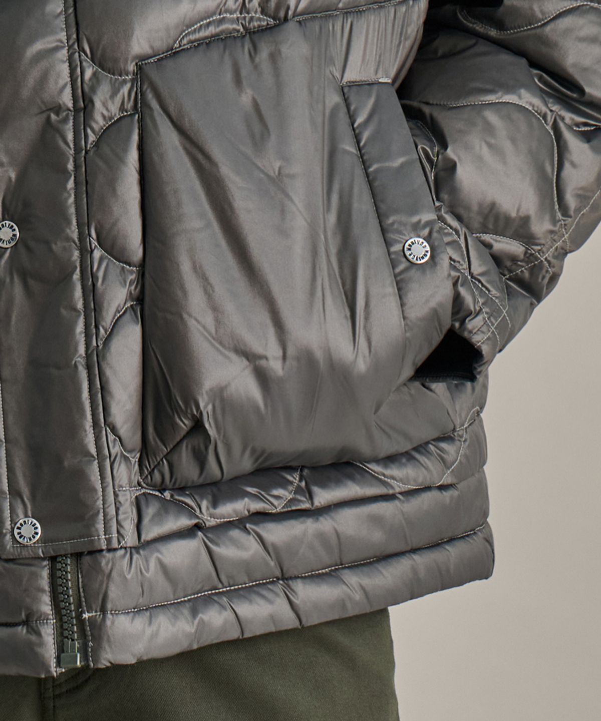 논타입(NONTYPE) WAVE MIDDLE DOWN JUMPER (KHAKI)