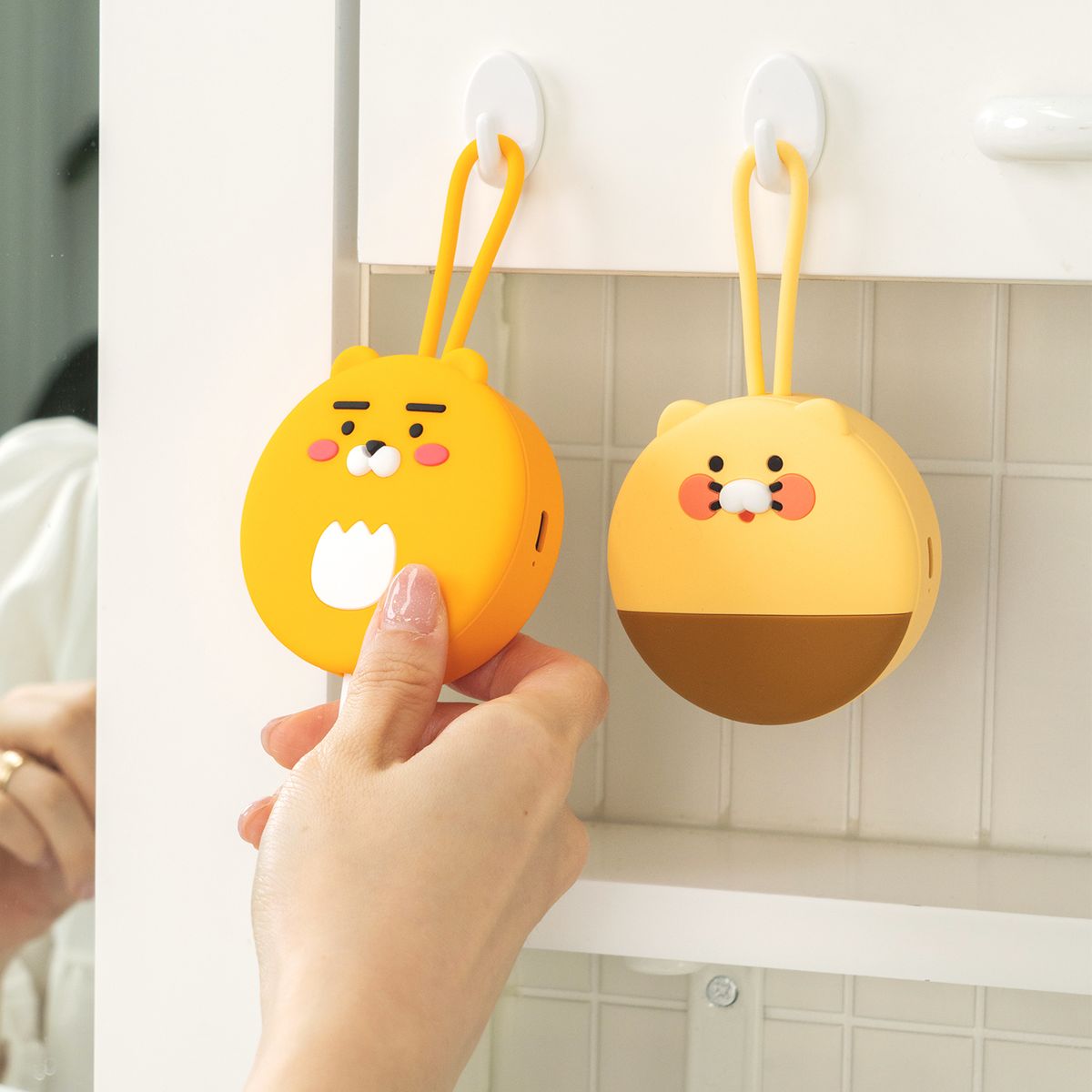 카카오프렌즈 파트너(KAKAOFRIENDS PARTNERS) 휴대용 에그캡슐 UV 칫솔살균기