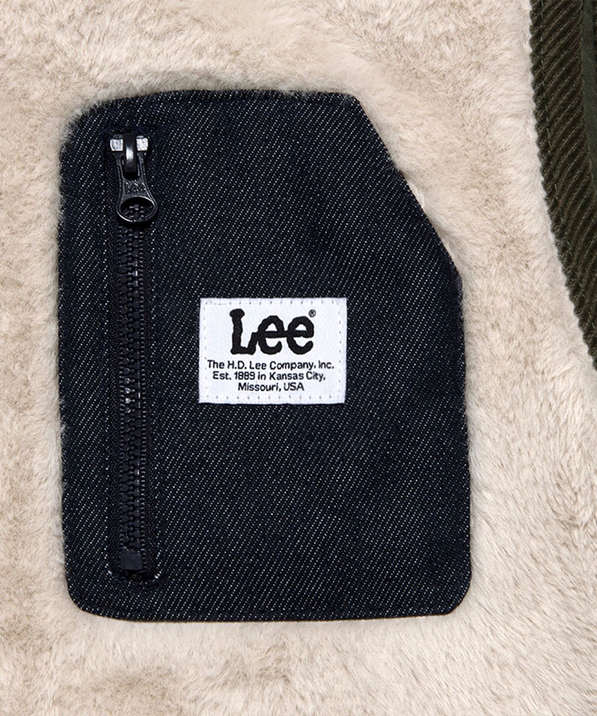 리 키즈(LEE KIDS) 리버서블 레귤러핏 쉐르파 베스트 카키 LK2404VT01KH