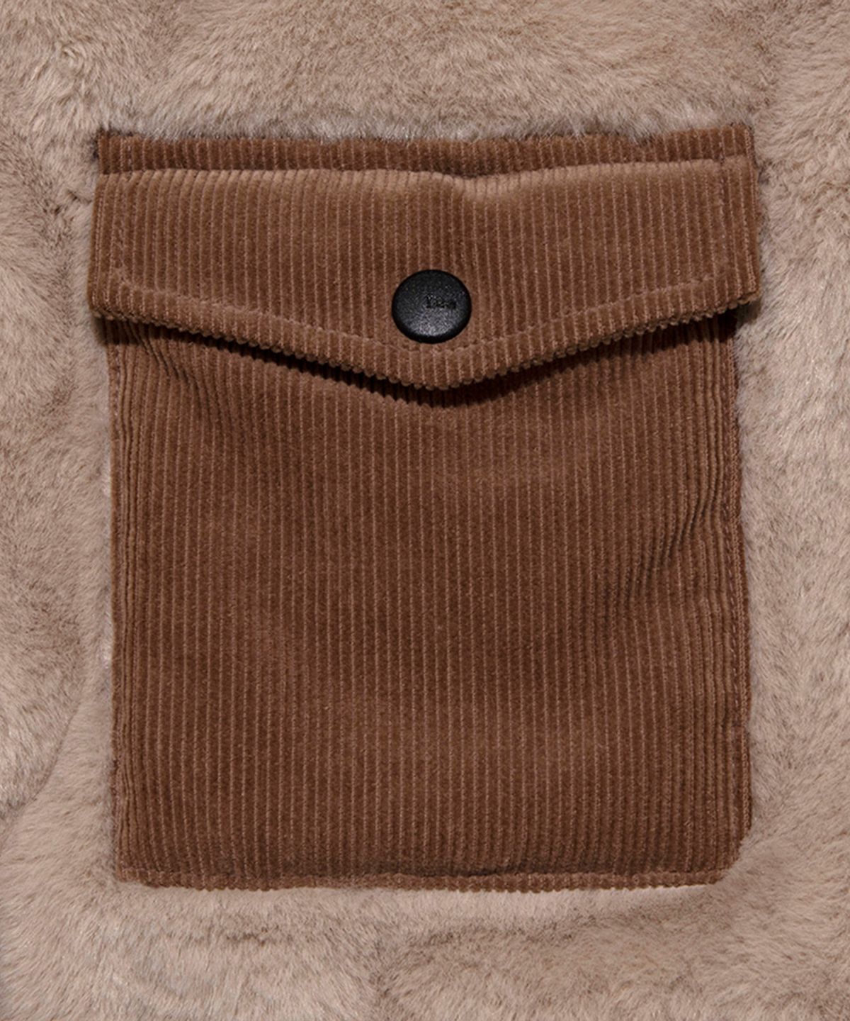 리 키즈(LEE KIDS) 리버서블 레귤러핏 쉐르파 베스트 블랙 LK2404VT01BK