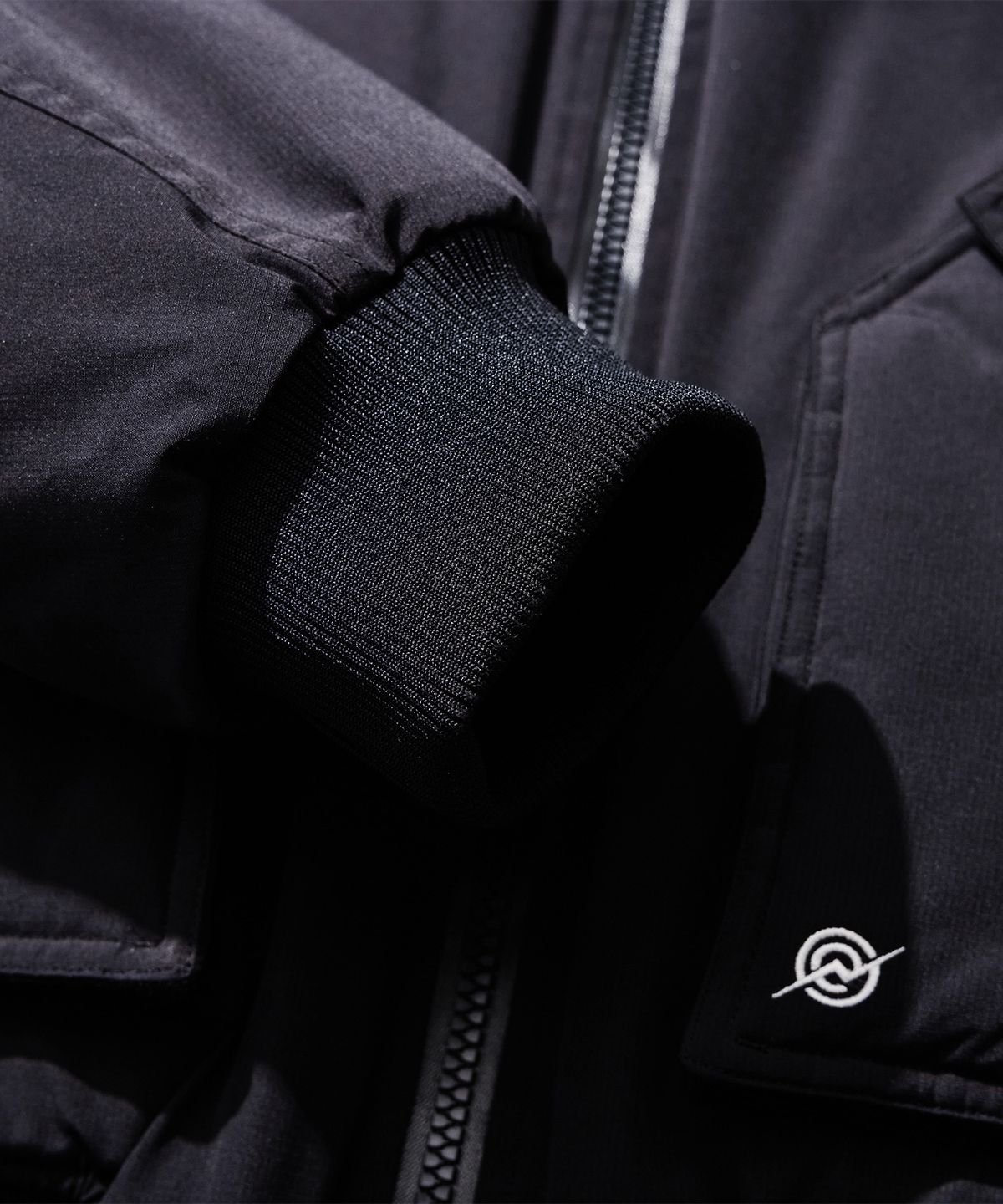 칼라파타르(KALAPATTHAR) Poly Cotton RIB Bulky Pocket MA-1 Jacket - BLACK