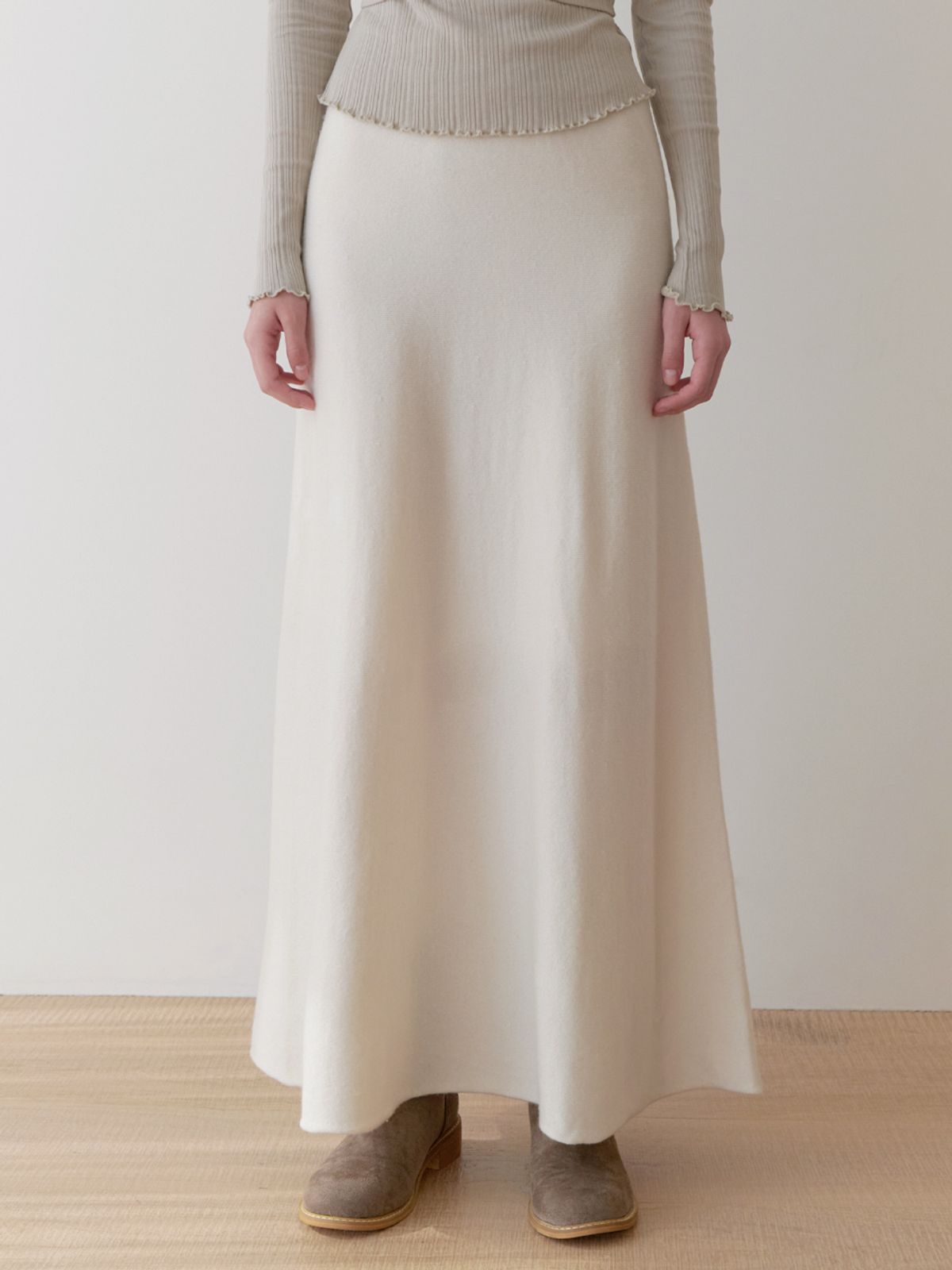 리엘(RE L) Ooze knit flare skirt (cream)