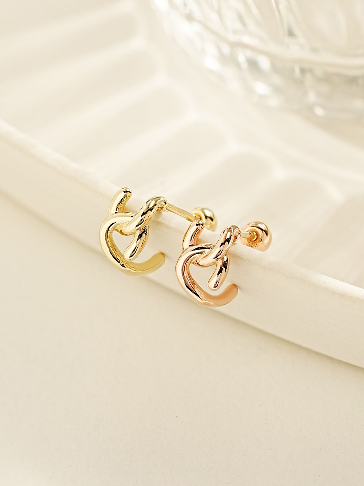 미니멀피어싱(MINIMALPIERCING) 14K 윈드 테일 링 피어싱 귀걸이
