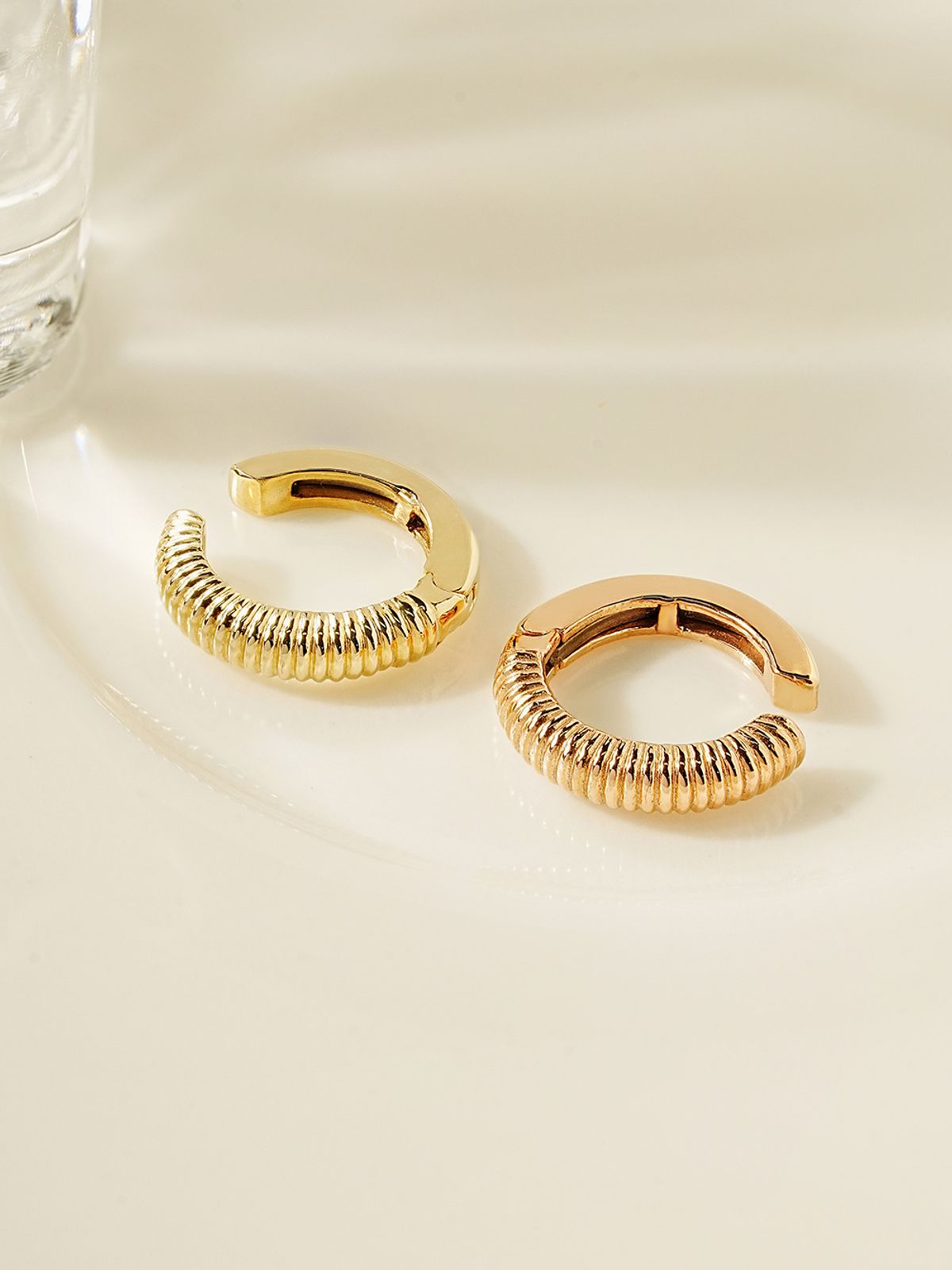 미니멀피어싱(MINIMALPIERCING) 14K 라바 패턴 이어커프 클립형 귀찌