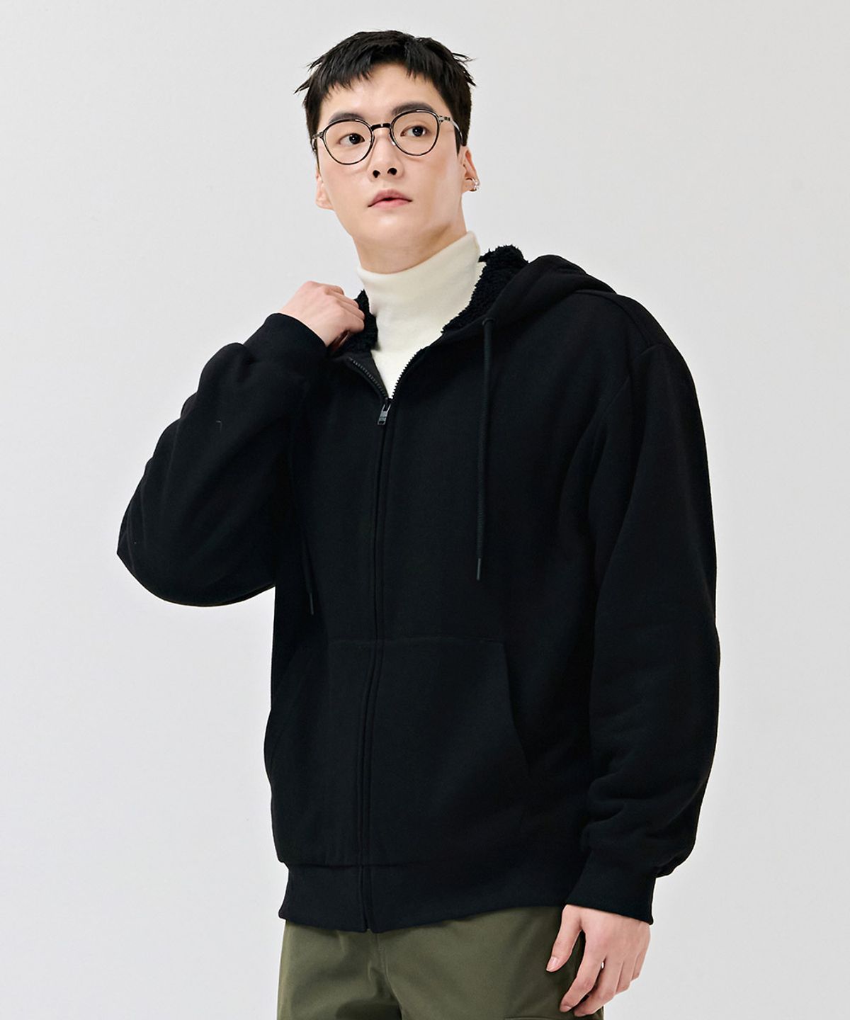 체이스컬트(CHASECULT) 공용 보아 안감 후드 집업-블랙