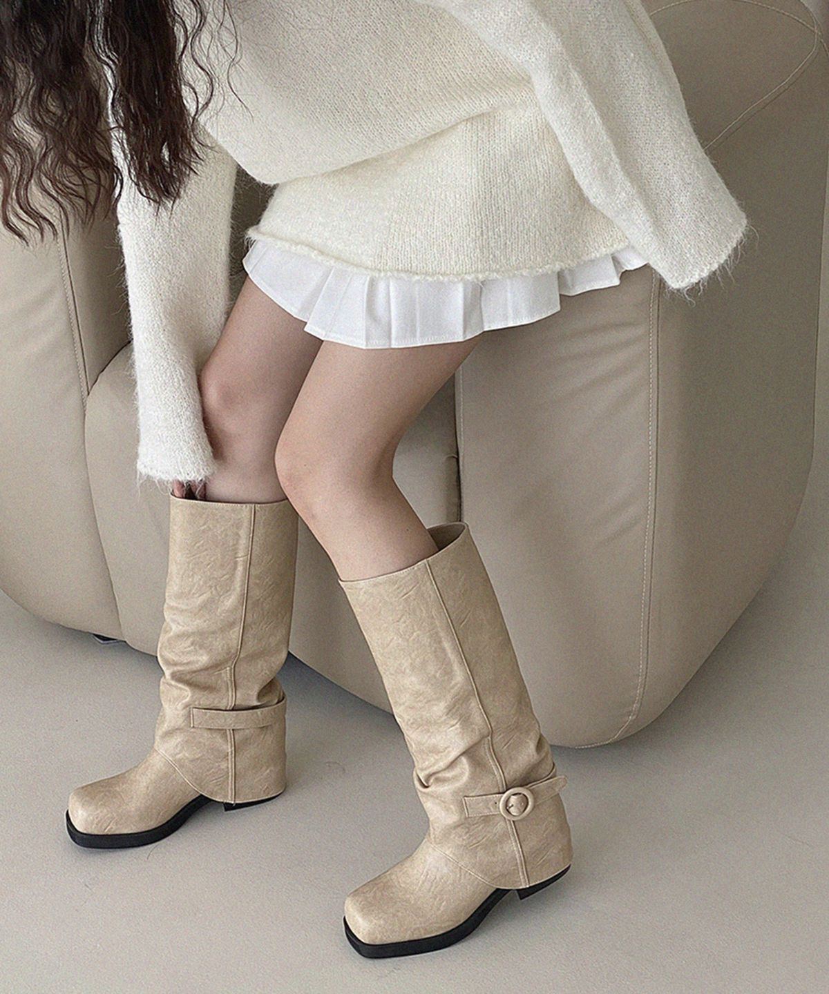 무드앤플(MOODNPLE) venzamin 버클 포인트 네츄럴 셔링 롱부츠 유니크소재 2color 4cm