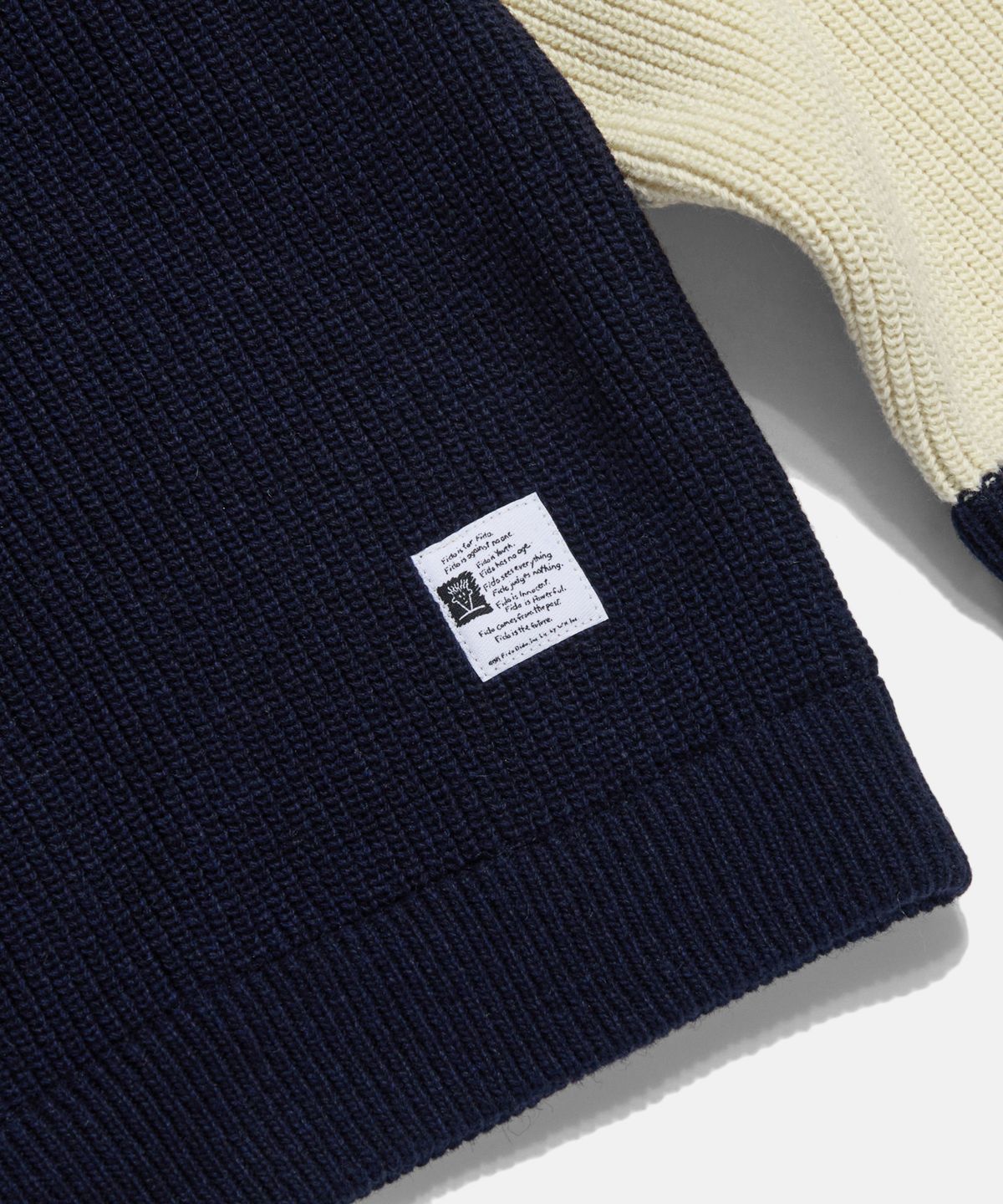 피도디도(FIDO DIDO) Boucle Logo Zip Cardigan Navy