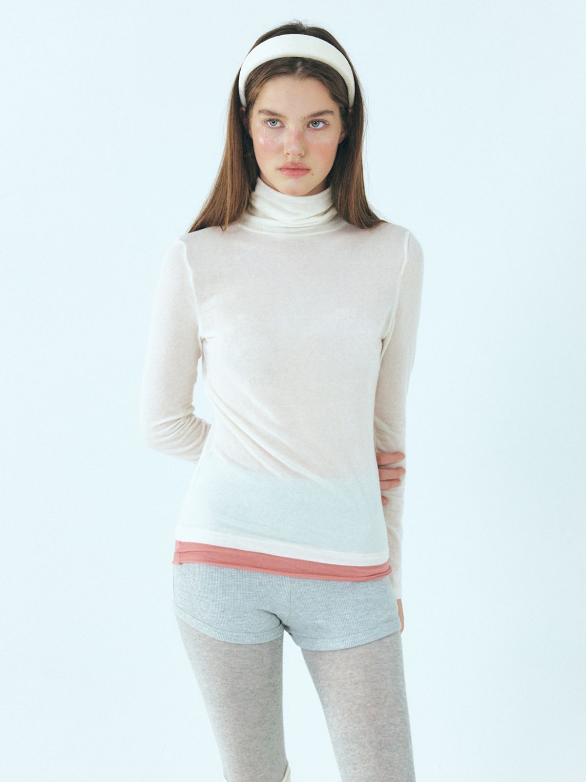 에트몽(ETMON) Layered Turtleneck T-Shirt, Ivory