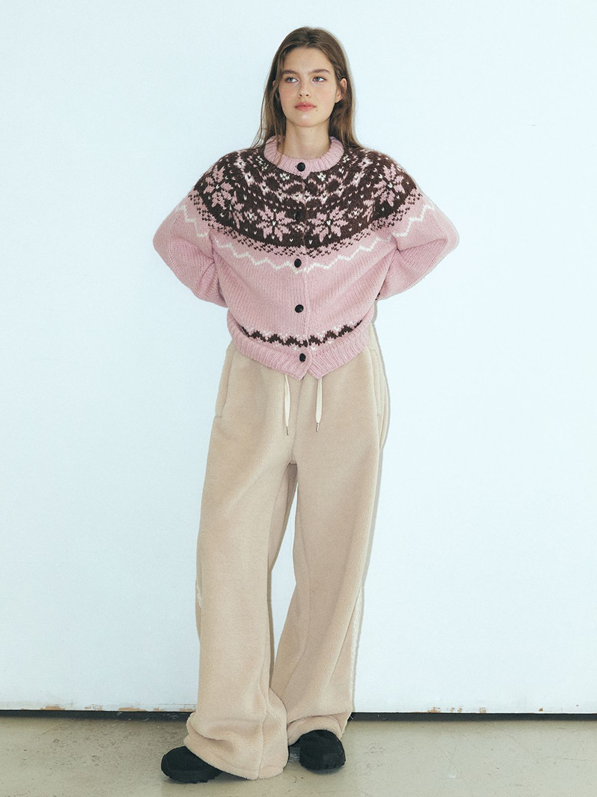에트몽(ETMON) Lace Track Shearling Pants, Cream Beige