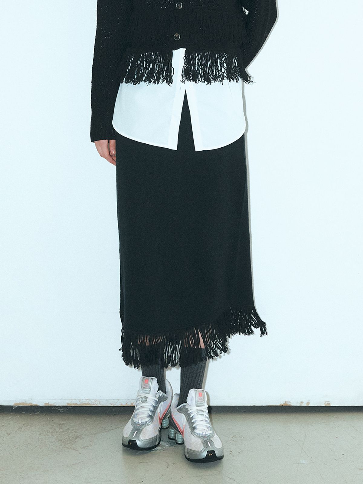 에트몽(ETMON) Fringe Knitted Skirt, Black