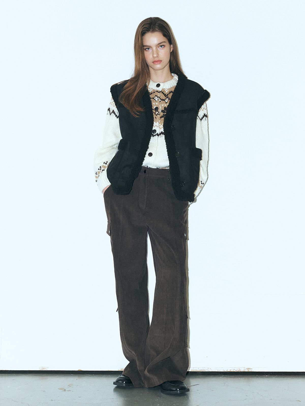 에트몽(ETMON) Mustang V-Neck Vest, Black